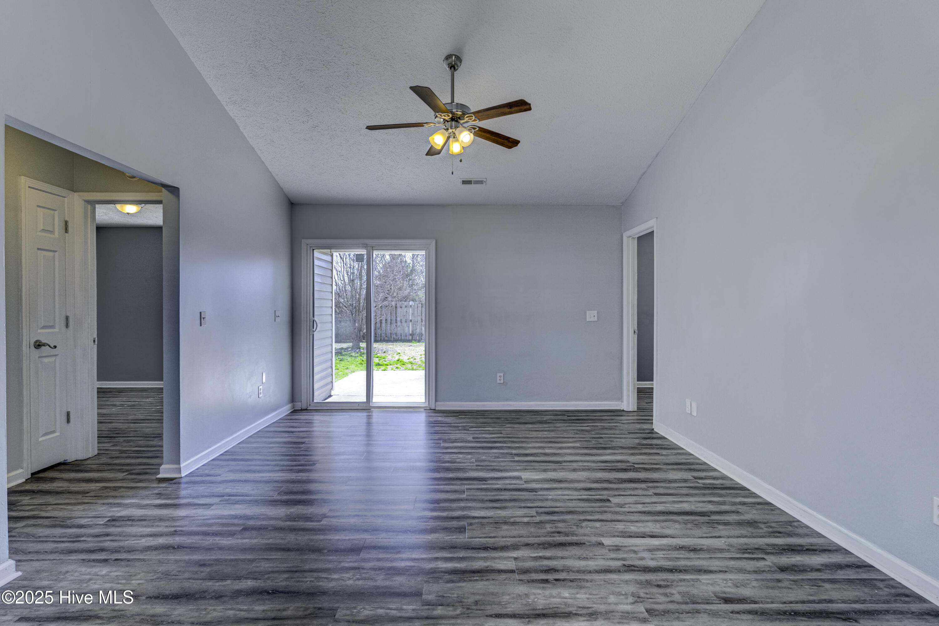 2506 Bradfield Court Property Photo 6