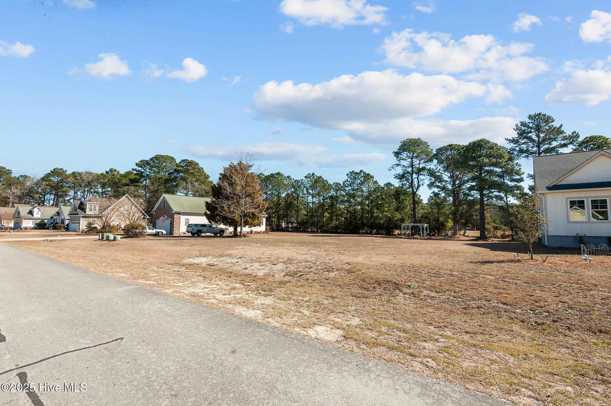 906 Sea Holly Court Property Photo 2