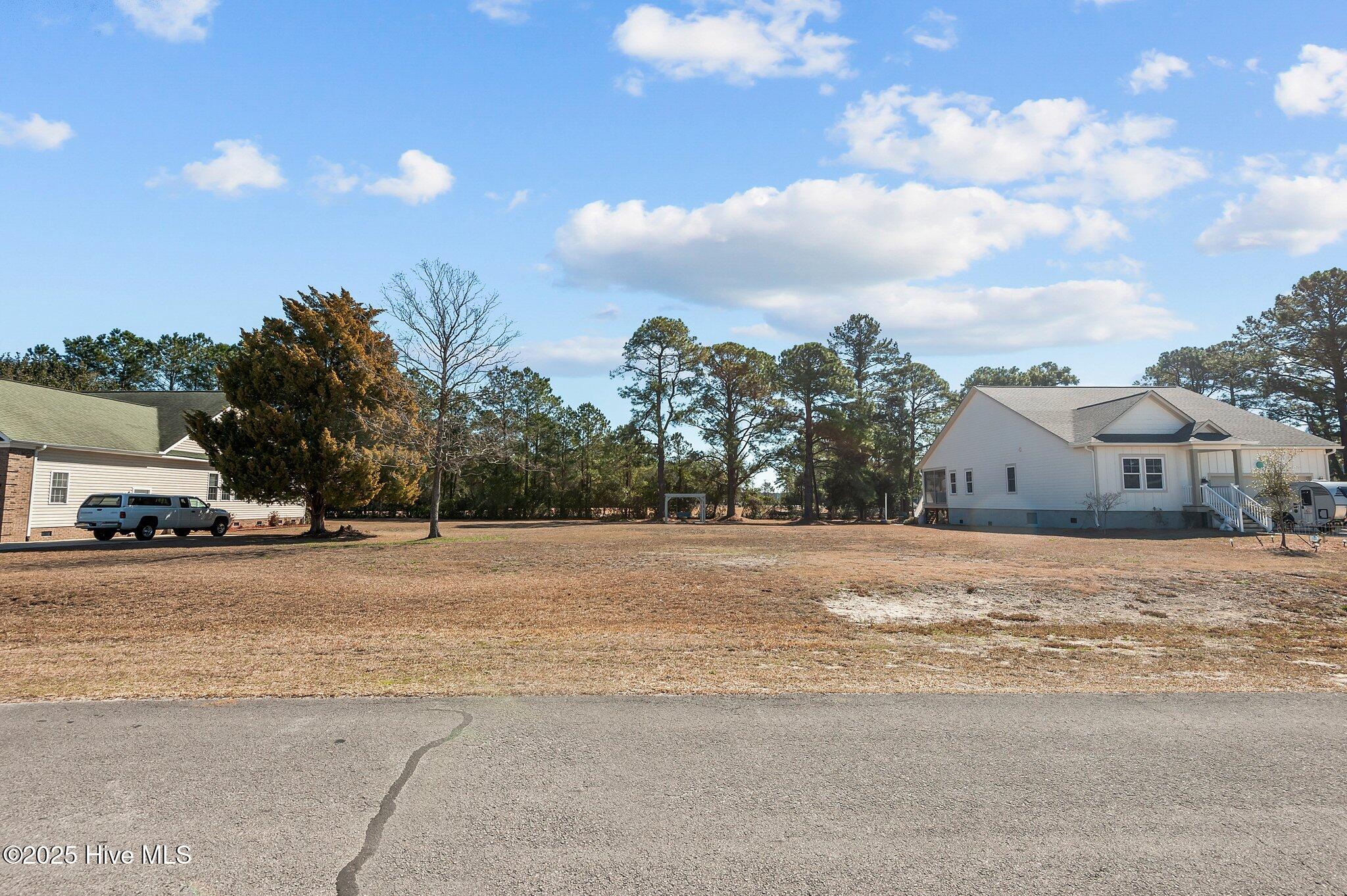 906 Sea Holly Court Property Photo 3