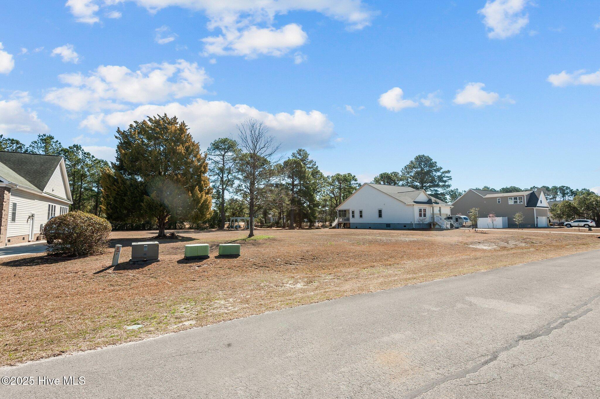 906 Sea Holly Court Property Photo 4