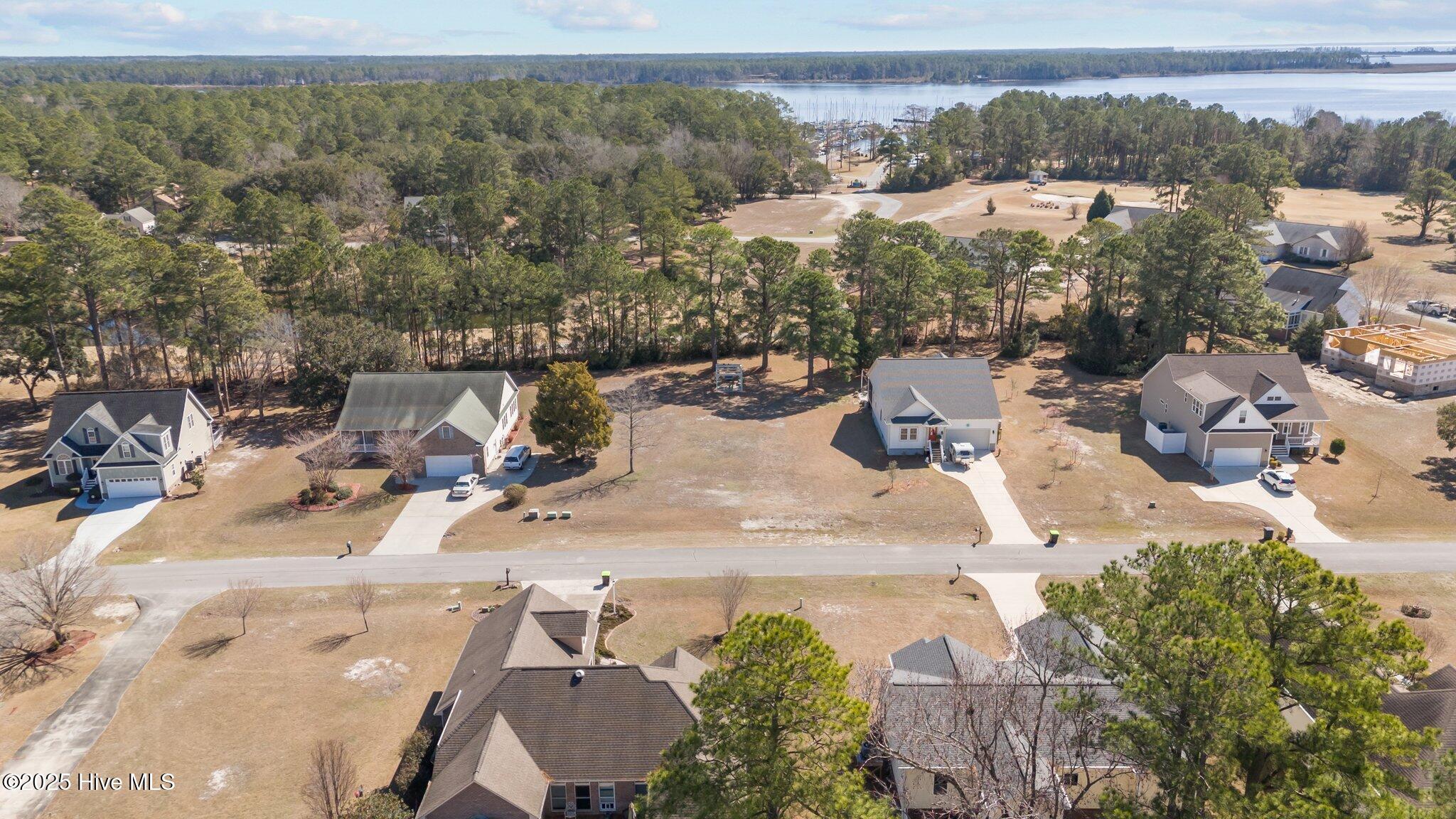 906 Sea Holly Court Property Photo 16
