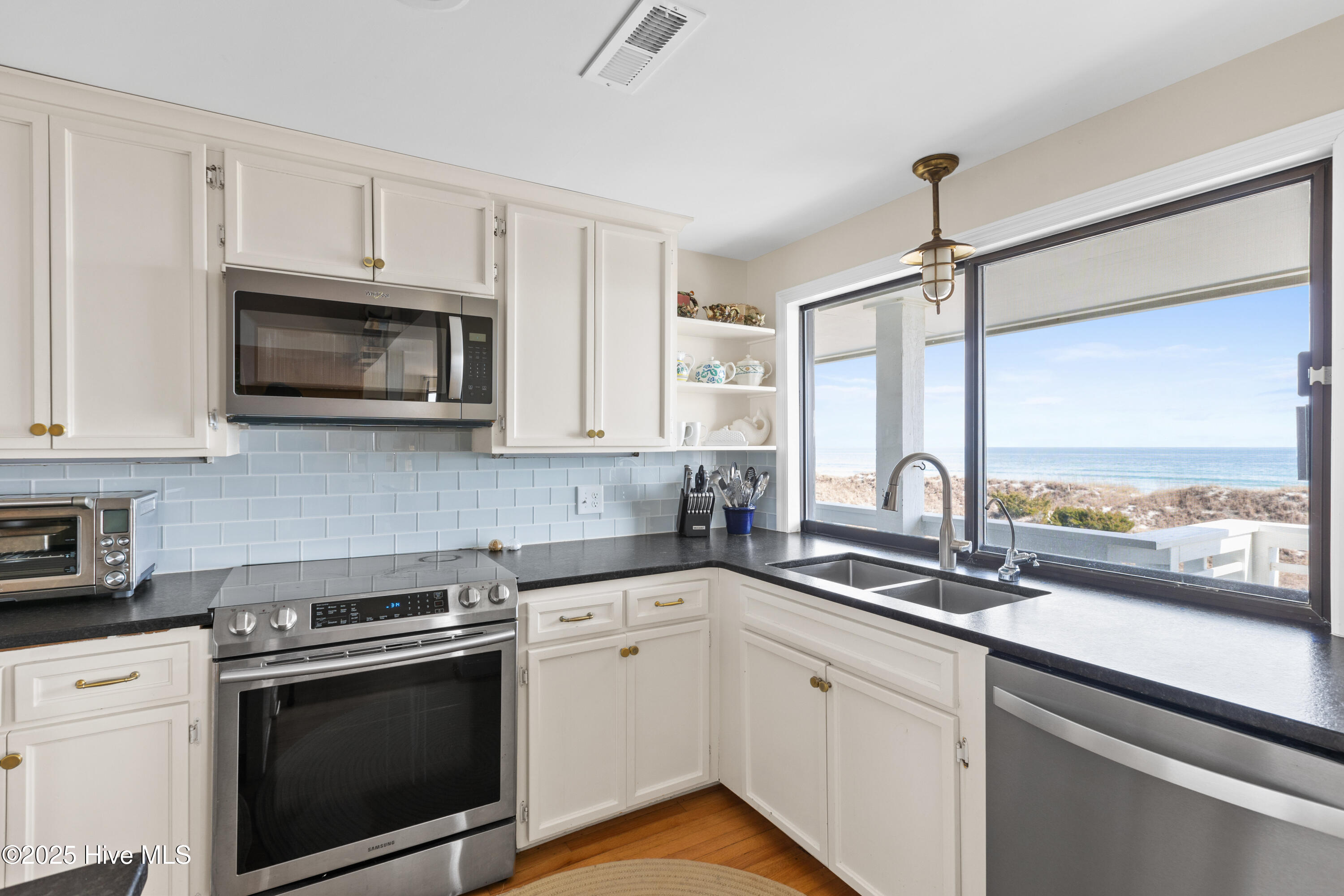 330 Beach Road Property Photo 14