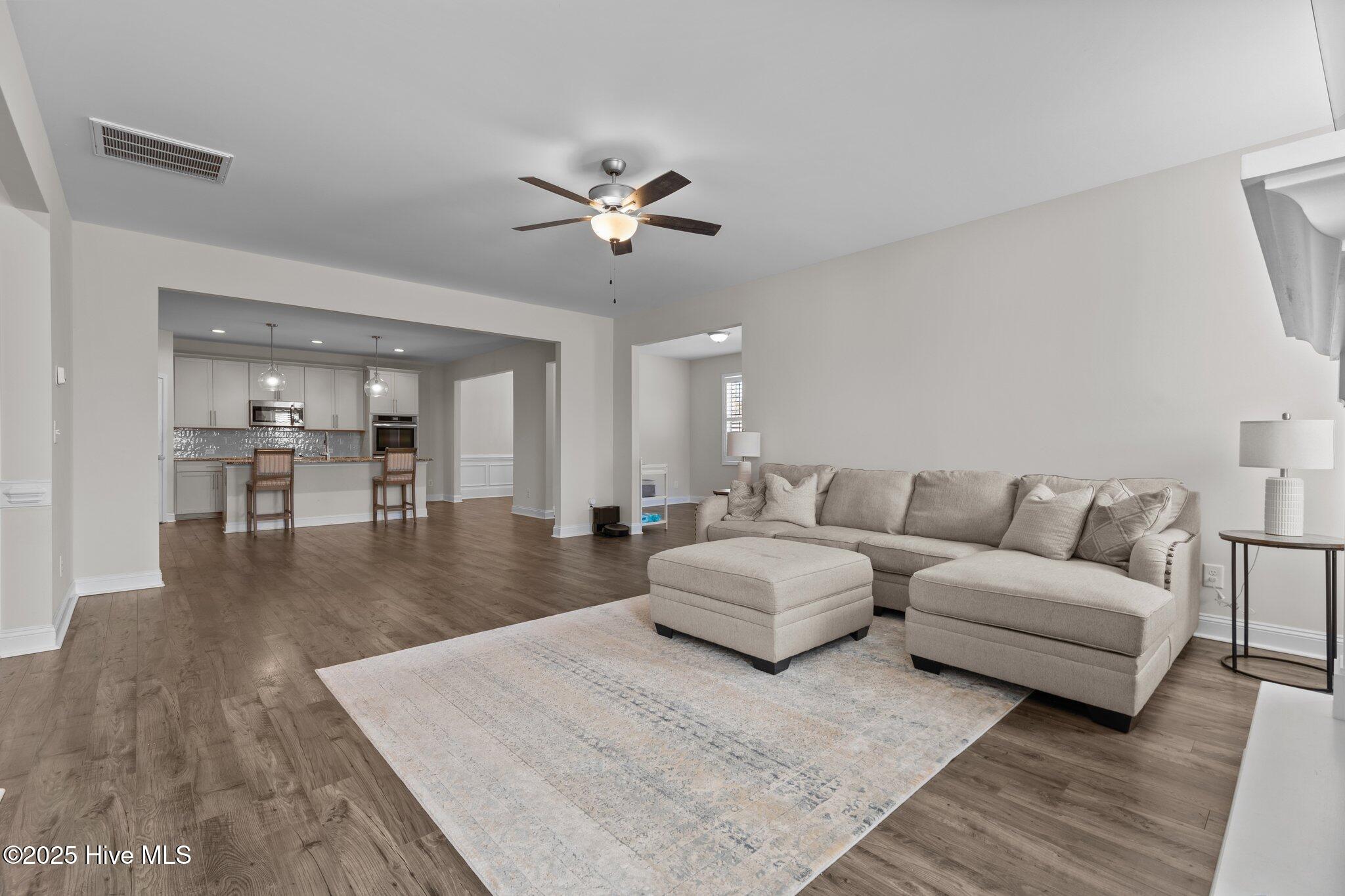 613 Ingleside Lane Property Photo 12
