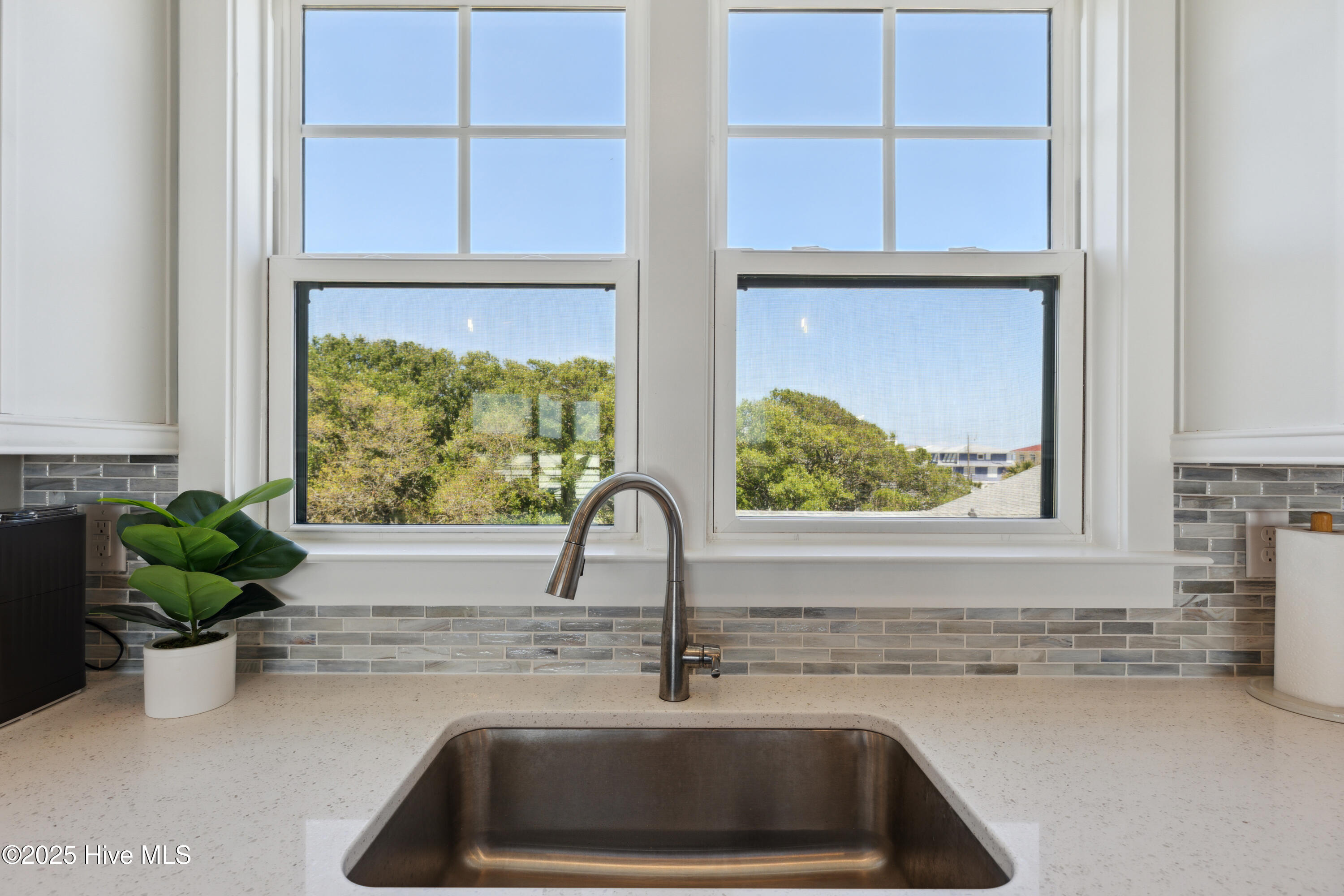 1038 Fort Fisher Boulevard Unit C Property Photo 9