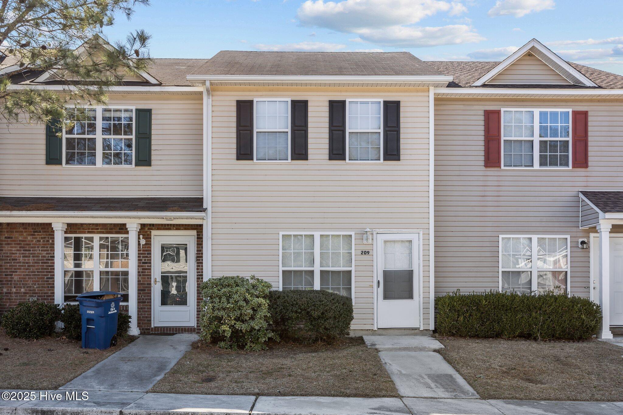 209 Pinegrove Court Property Photo