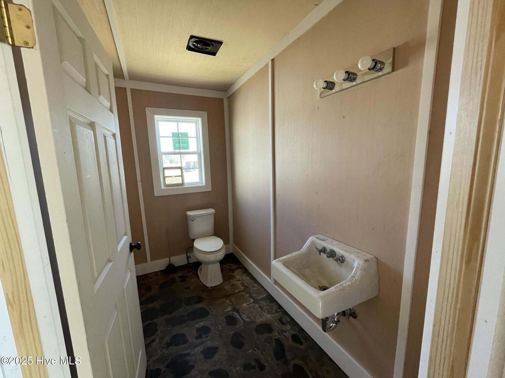 3310 N N Fields Street Property Photo 13