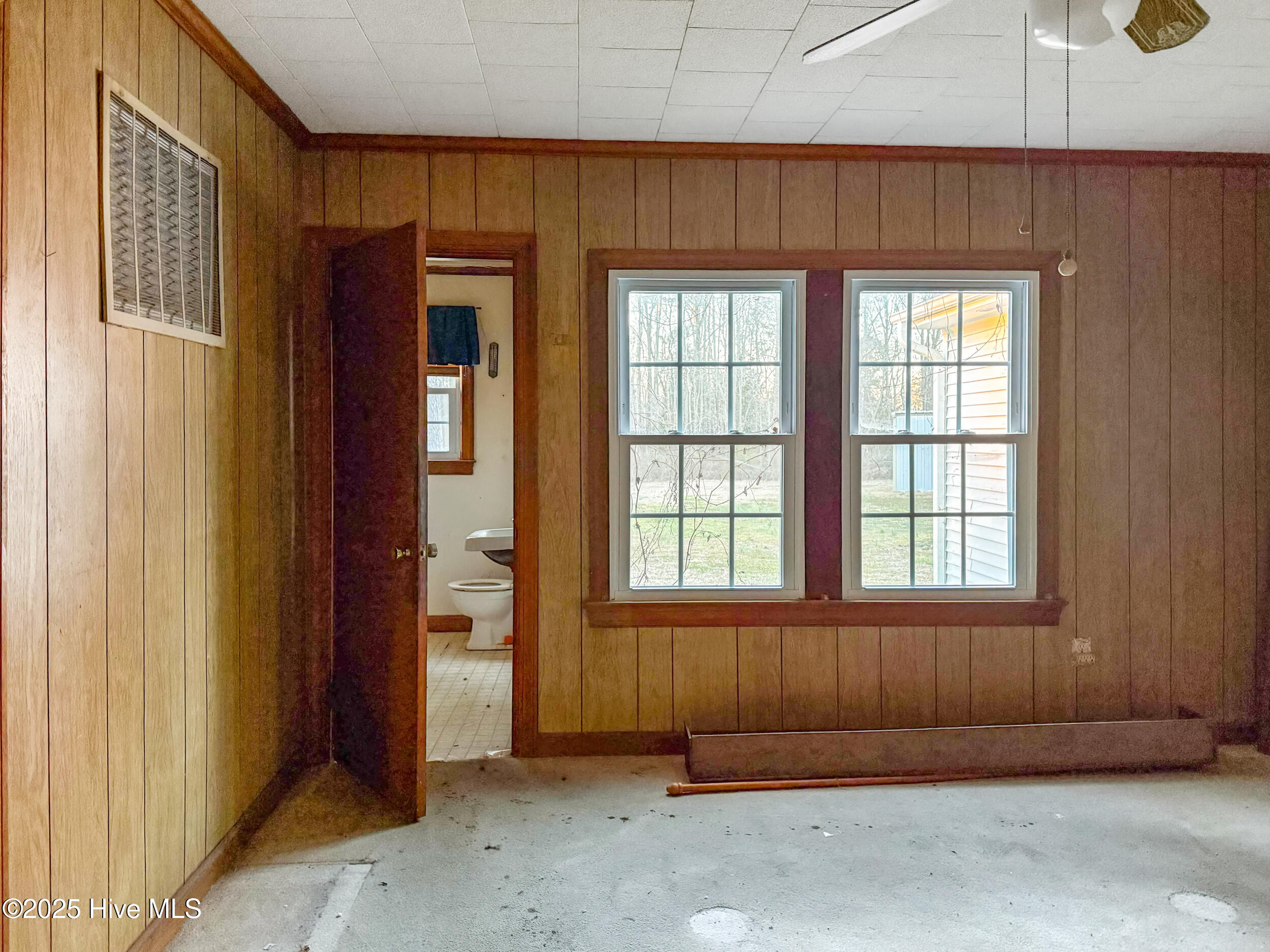 110 W Church Street Property Photo 13