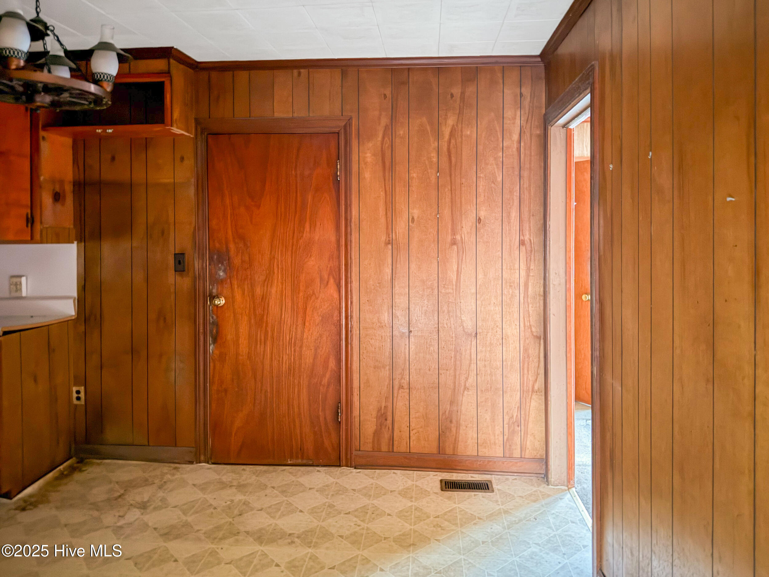110 W Church Street Property Photo 18