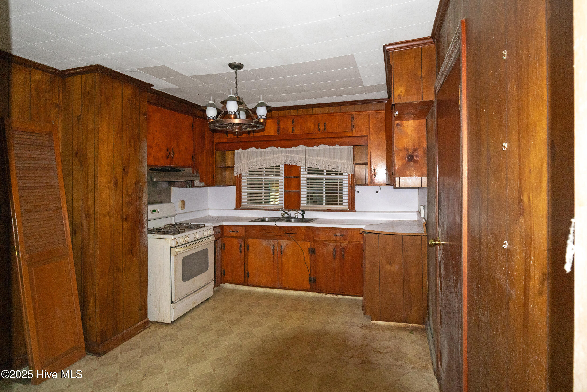 110 W Church Street Property Photo 21