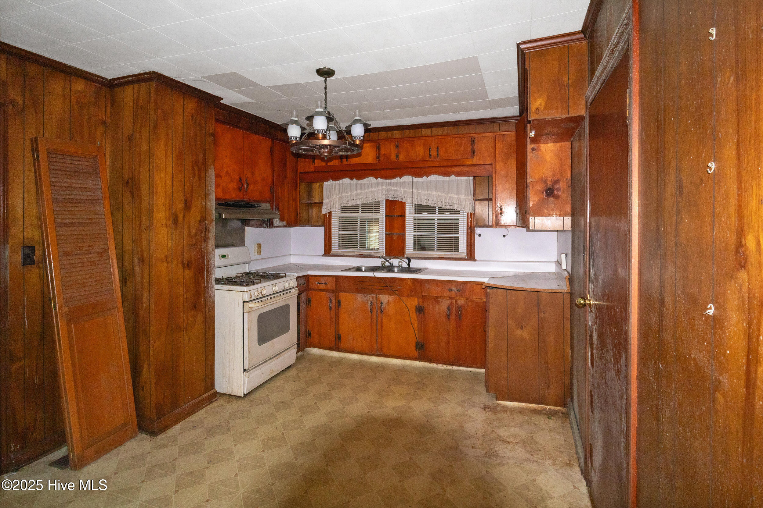 110 W Church Street Property Photo 22