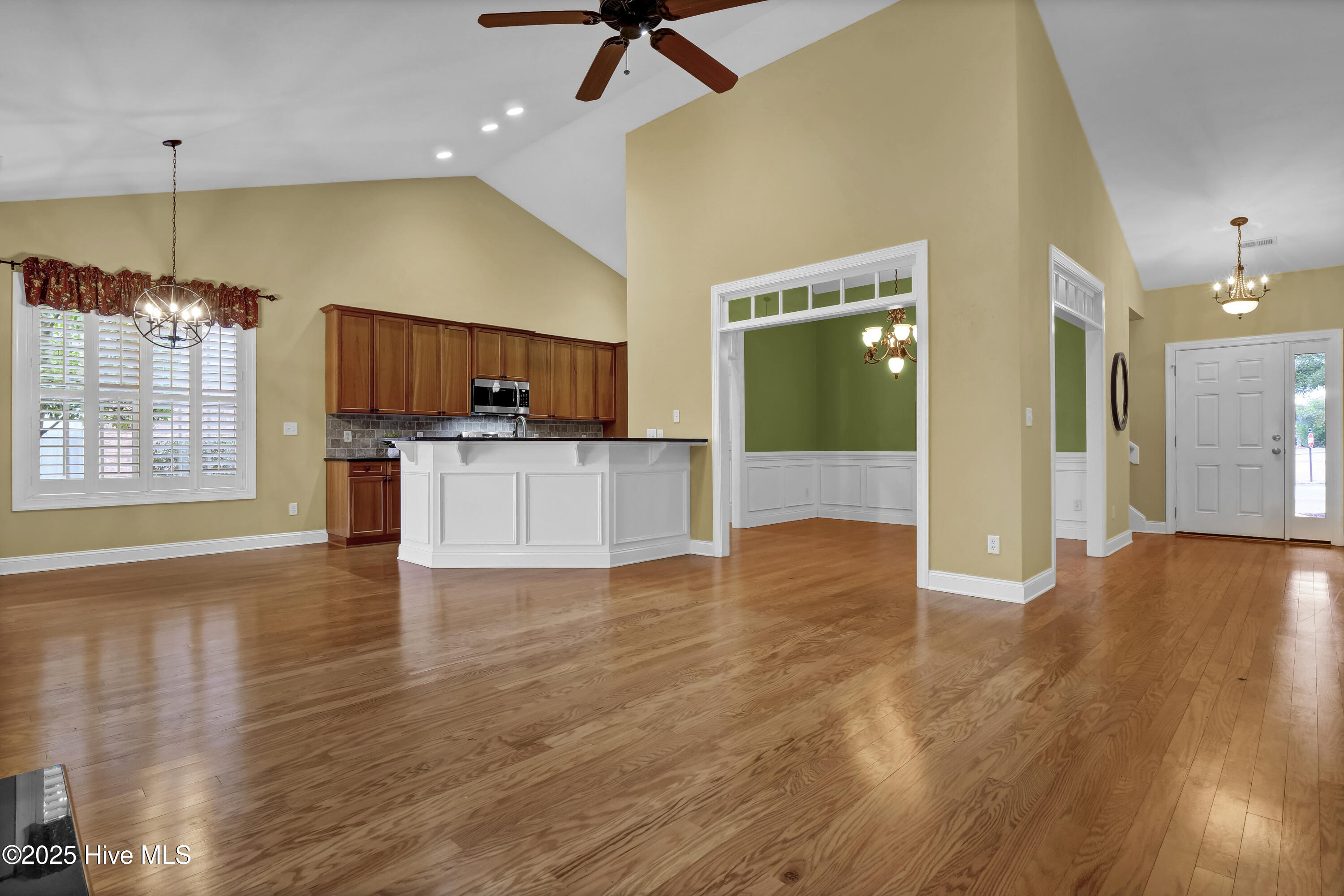 325 Highlands Drive Property Photo 14