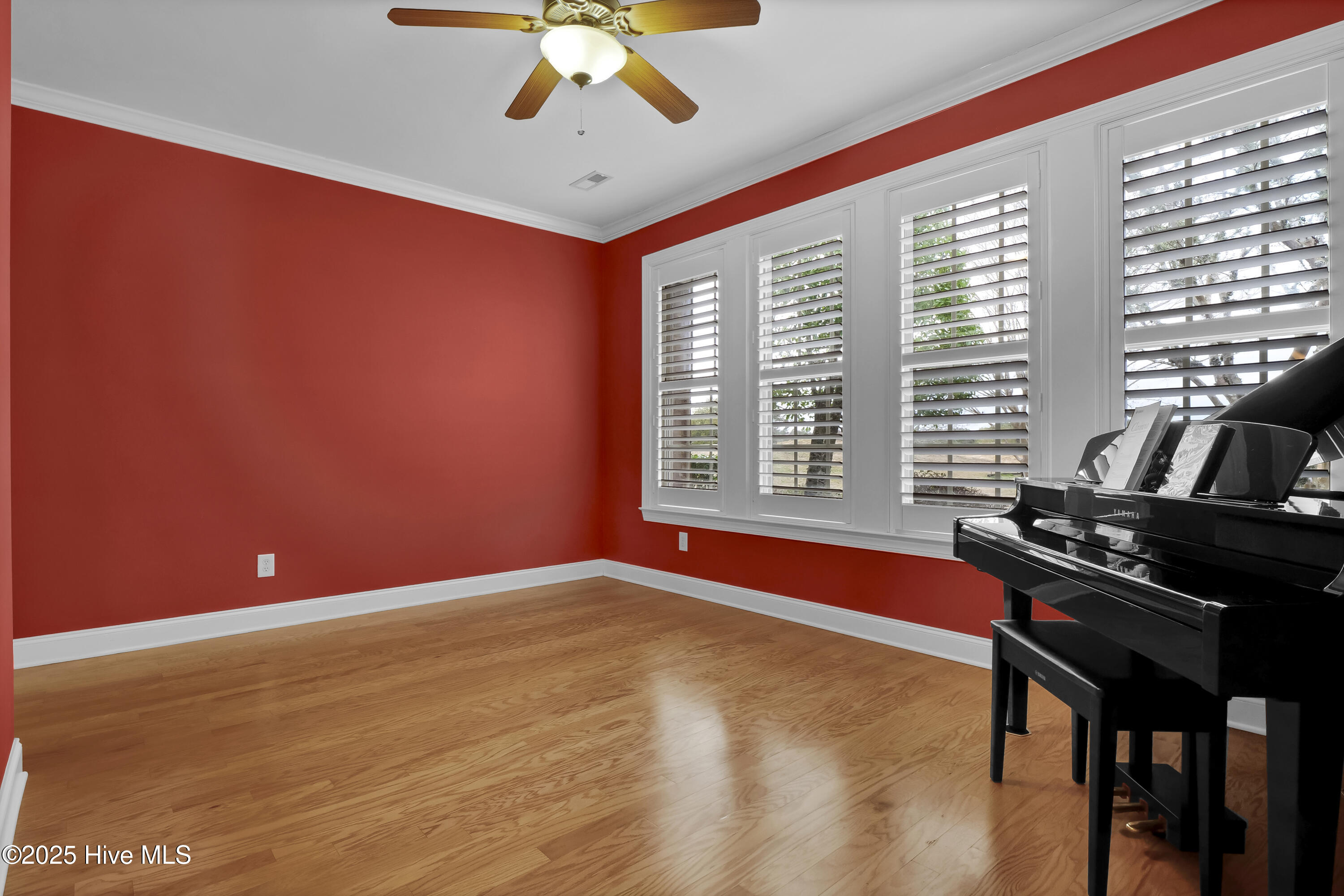 325 Highlands Drive Property Photo 15