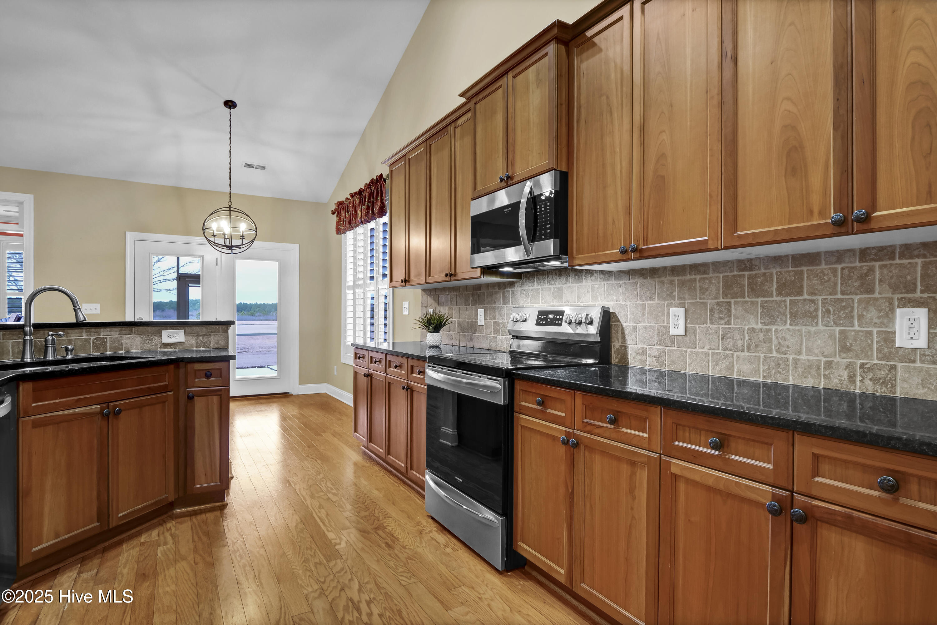 325 Highlands Drive Property Photo 22