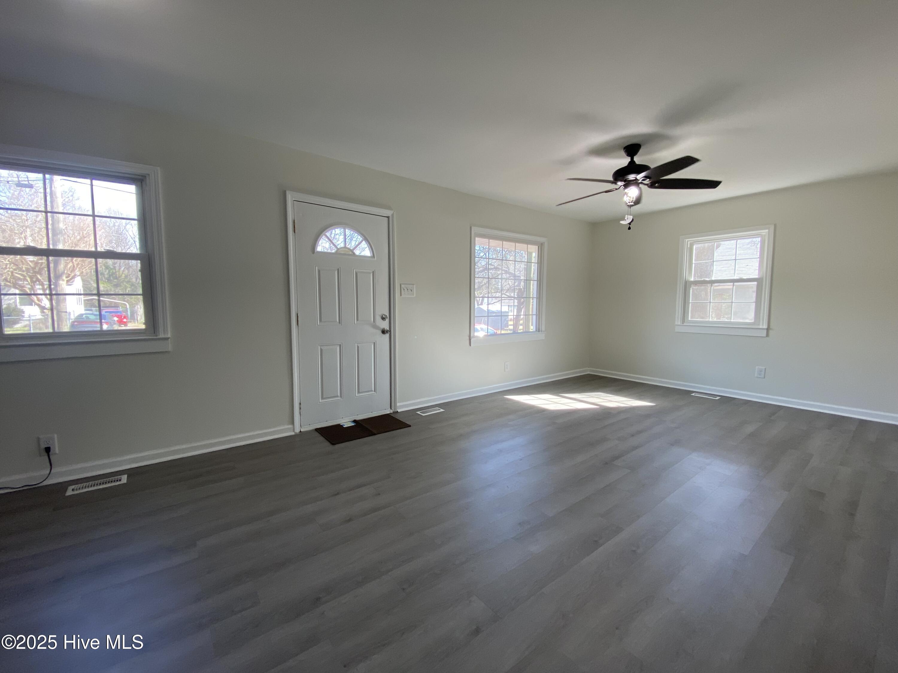 410 Murray Street Property Photo 5