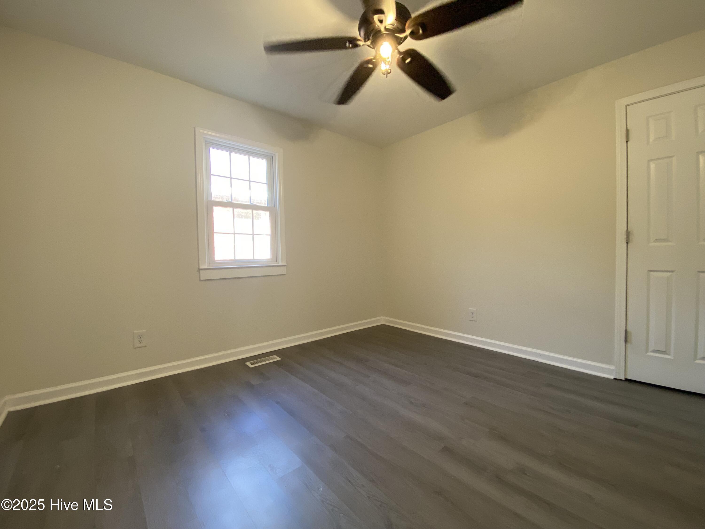 410 Murray Street Property Photo 7
