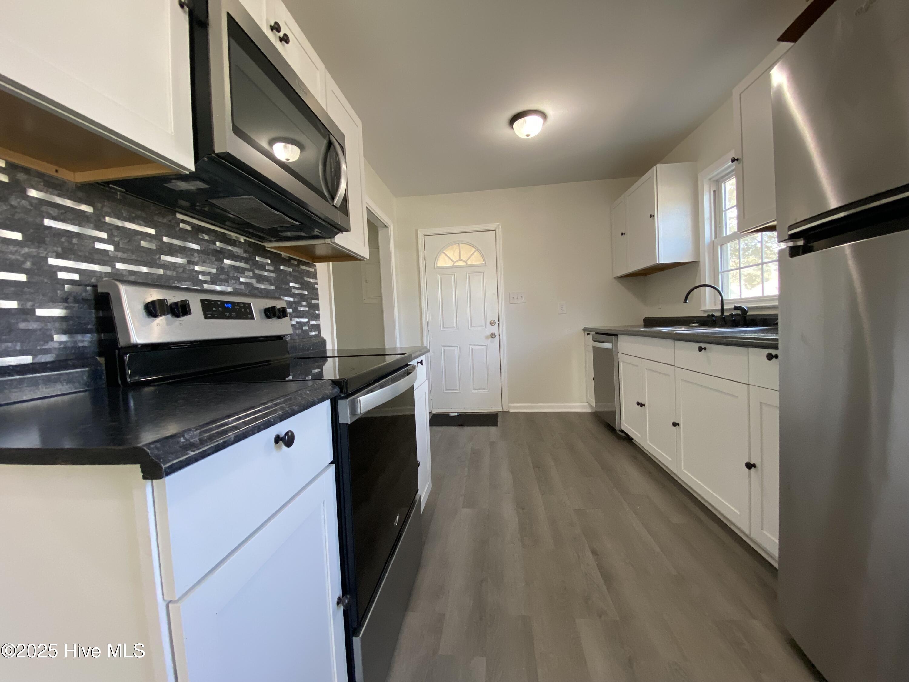 410 Murray Street Property Photo 16