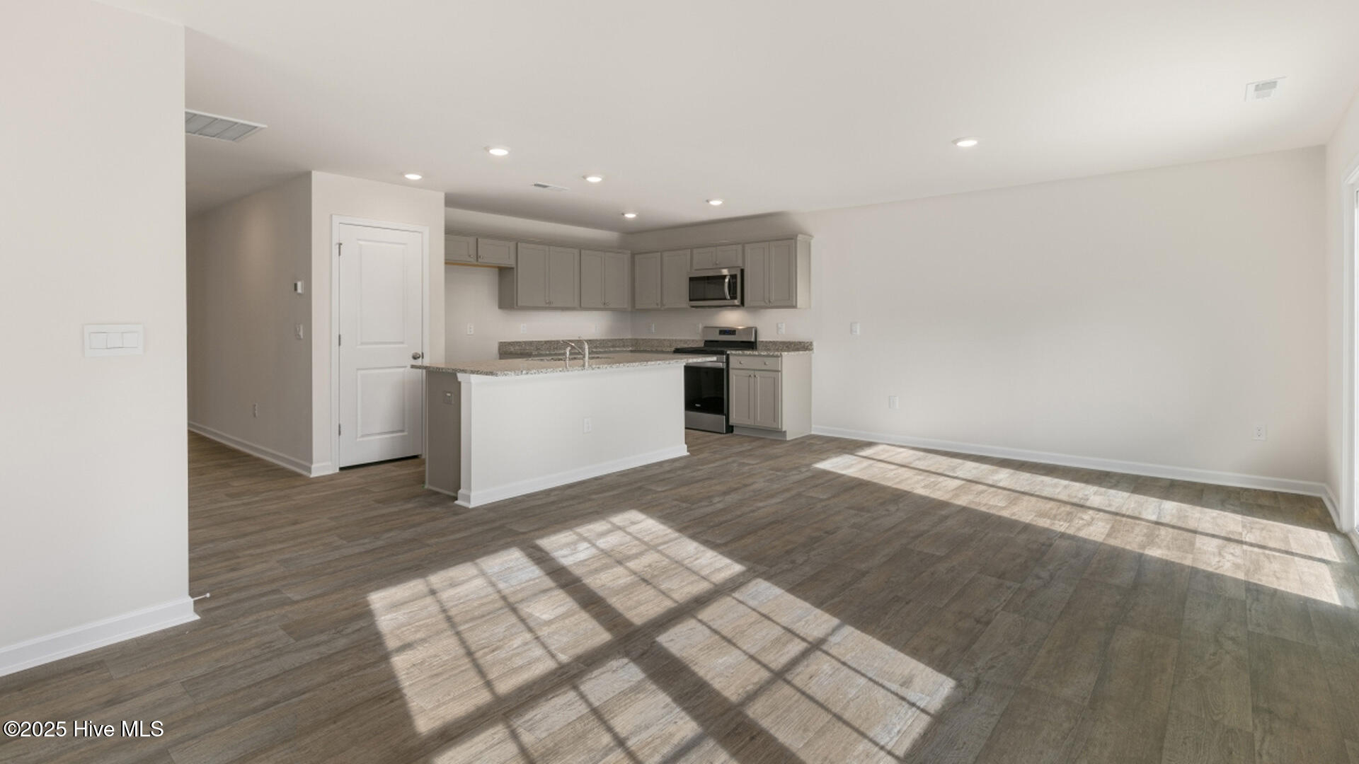 401 Citron Street Property Photo 5
