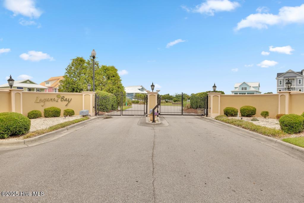 200 Laguna Lane Property Photo