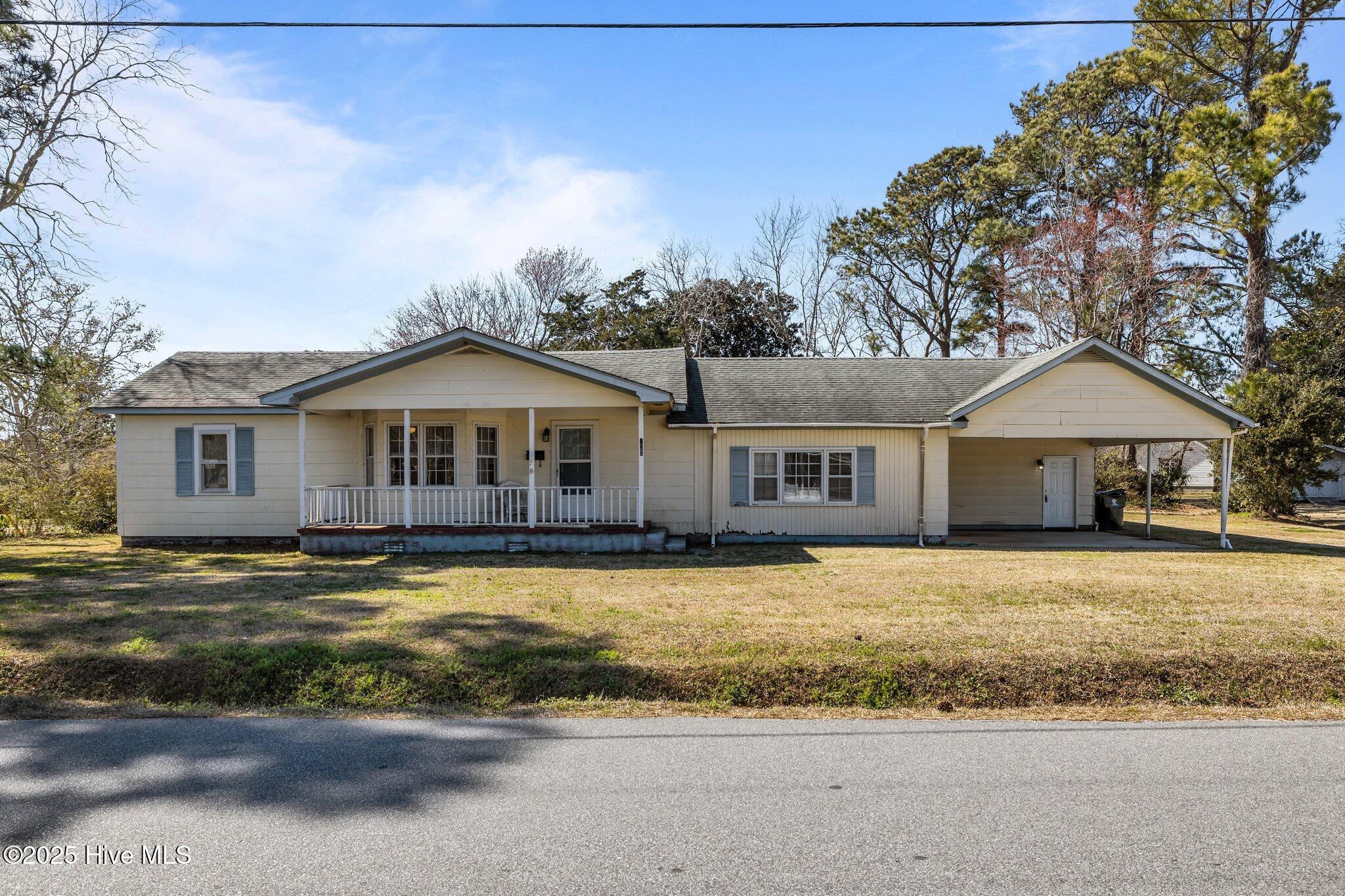 123 Sherwood Boulevard Property Photo
