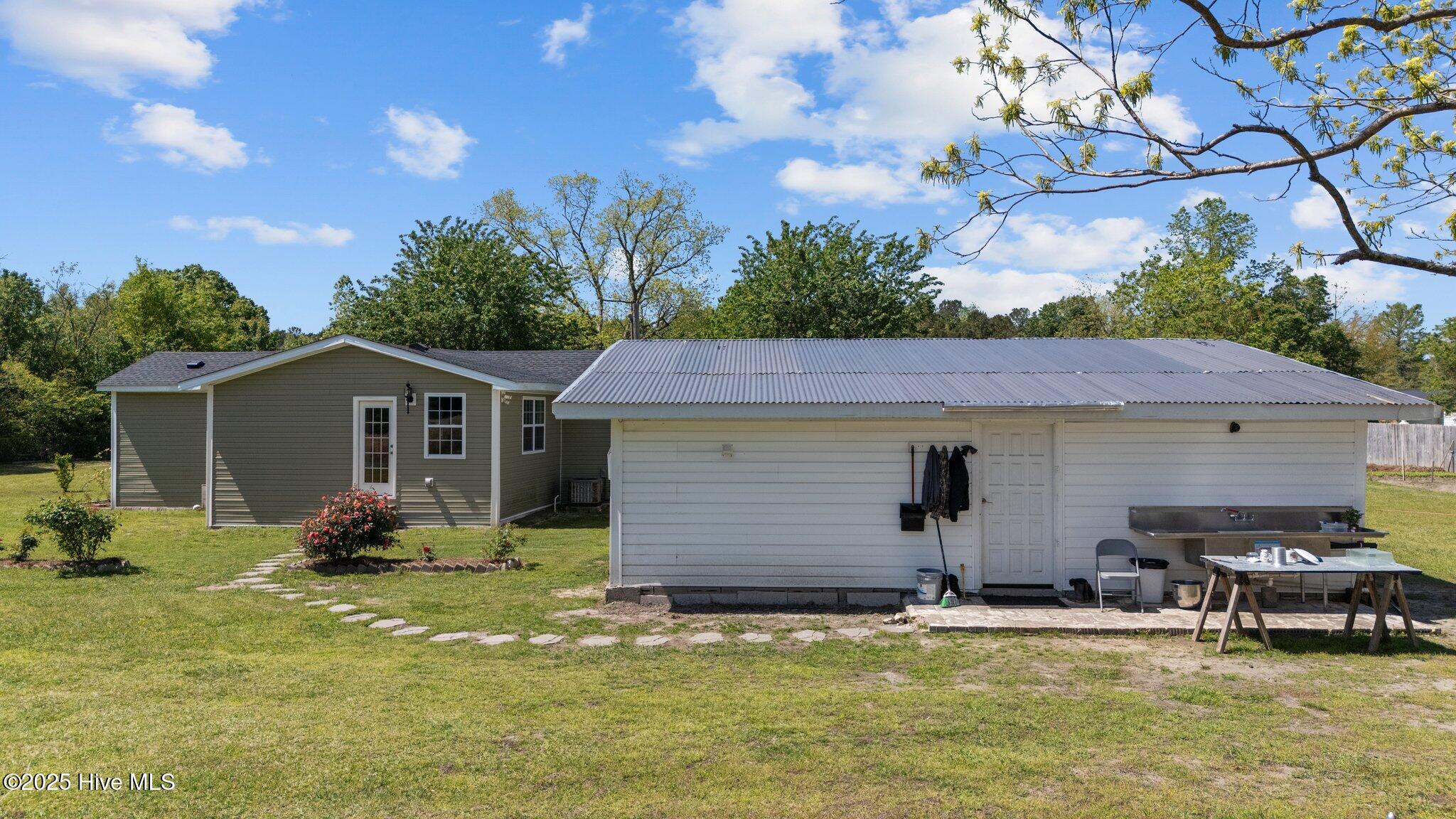 12021 Swamp Fox Highway Property Photo 4