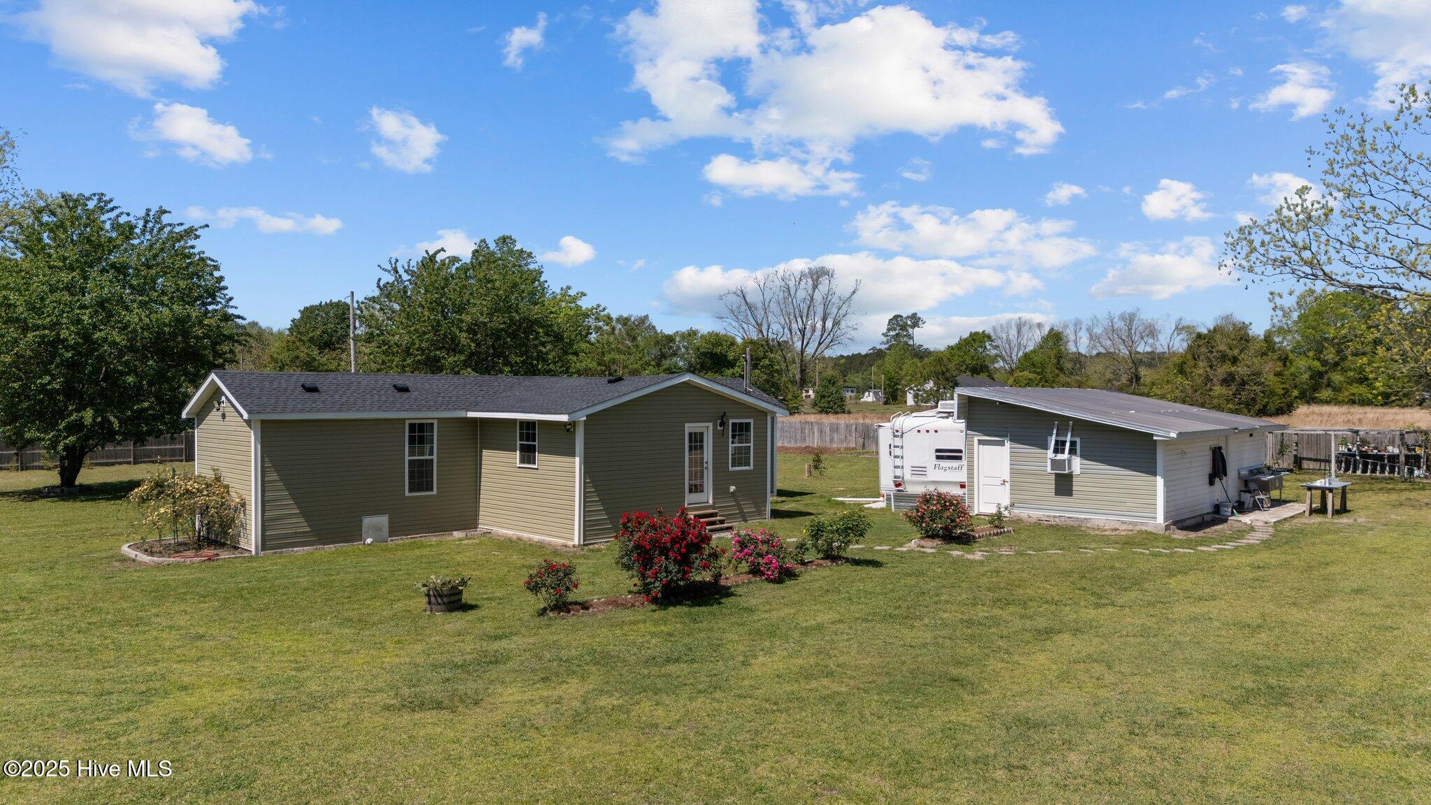 12021 Swamp Fox Highway Property Photo 5
