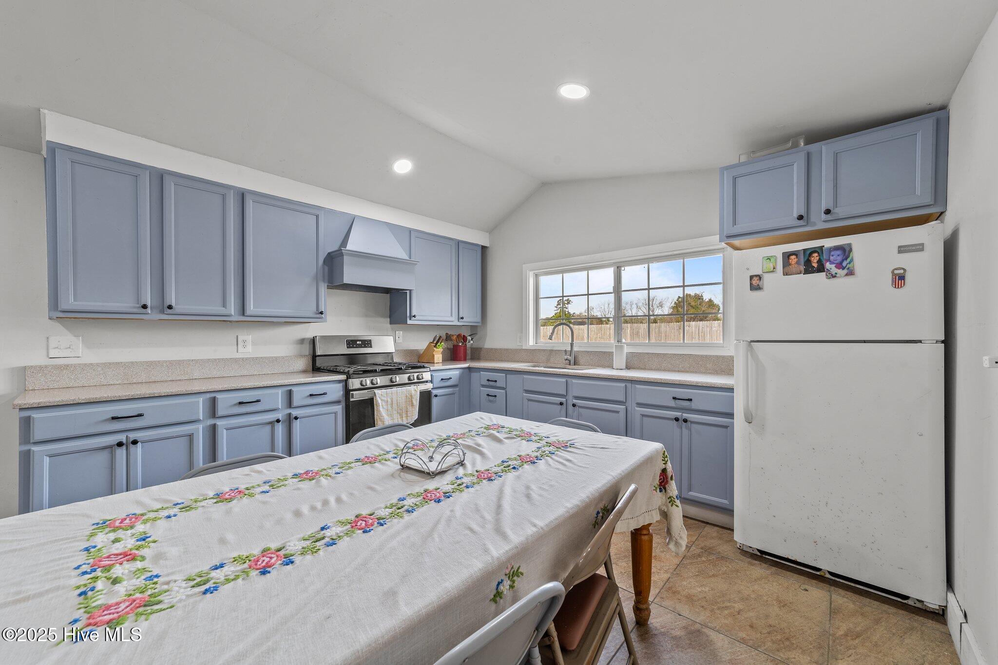12021 Swamp Fox Highway Property Photo 10