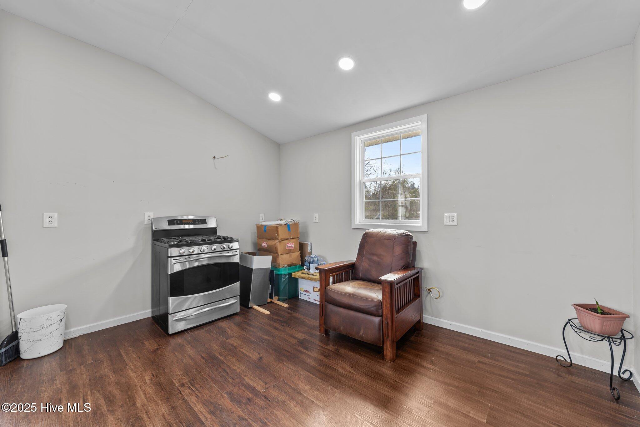 12021 Swamp Fox Highway Property Photo 15