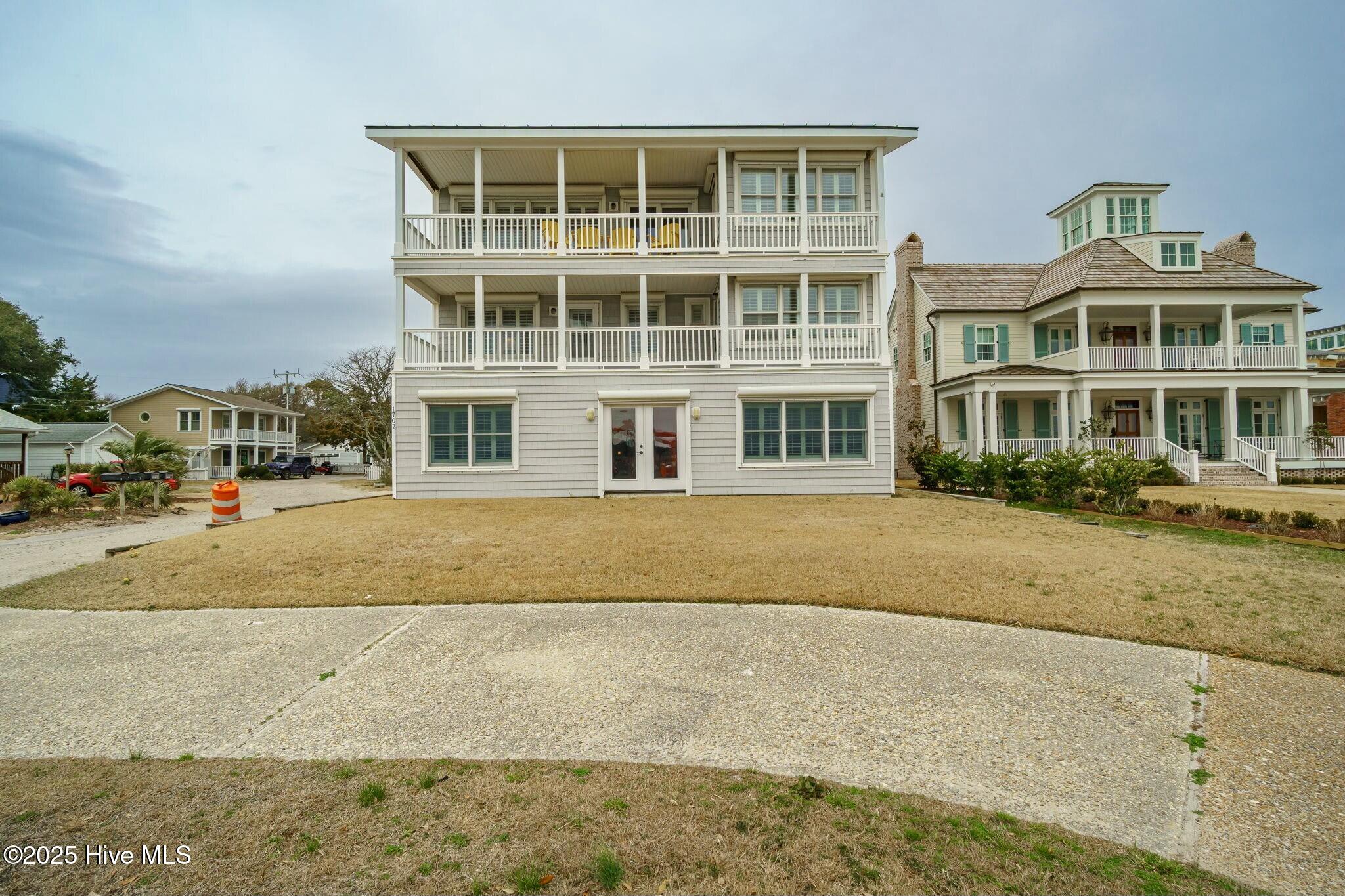 1707 Front Street Property Photo