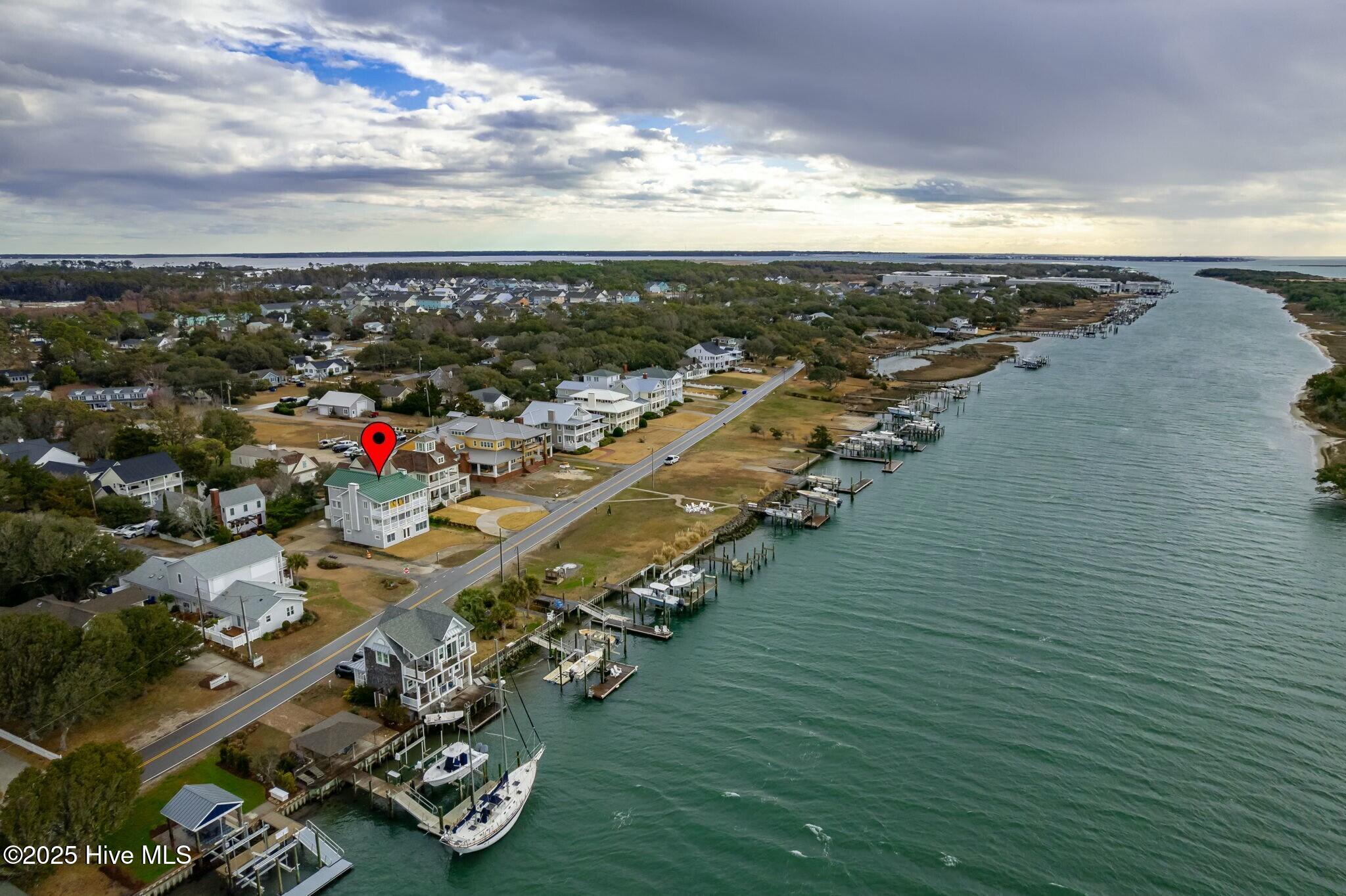 1707 Front Street Property Photo 3