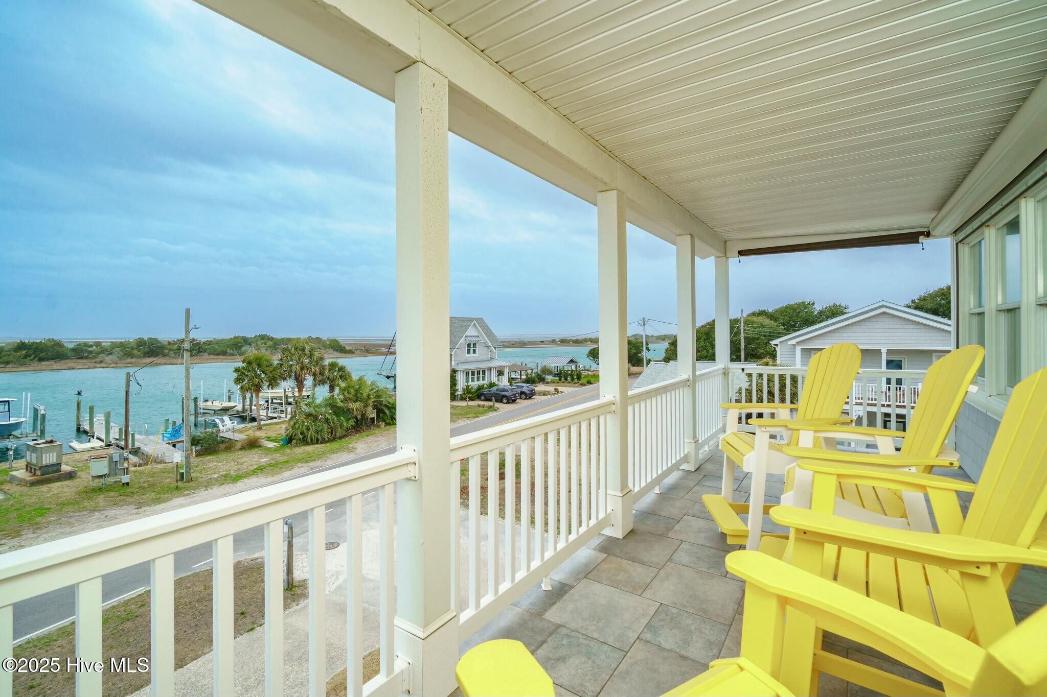 1707 Front Street Property Photo 6