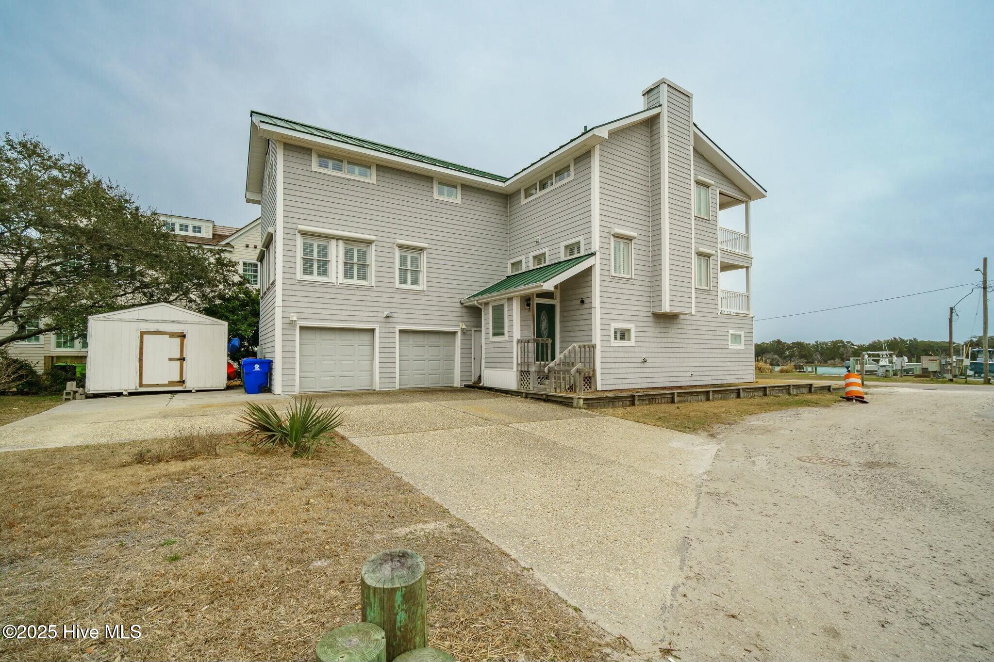 1707 Front Street Property Photo 7