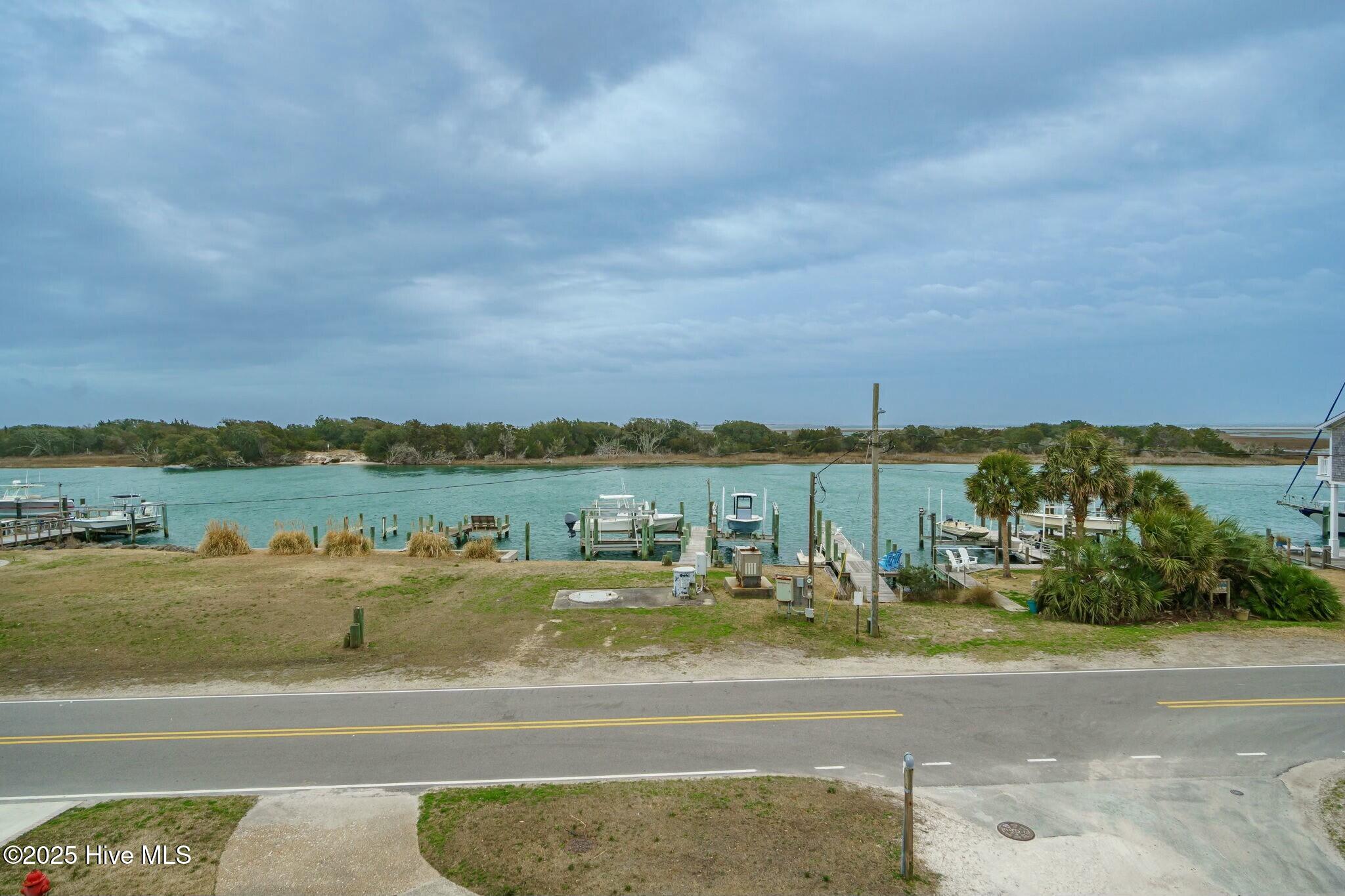 1707 Front Street Property Photo 9