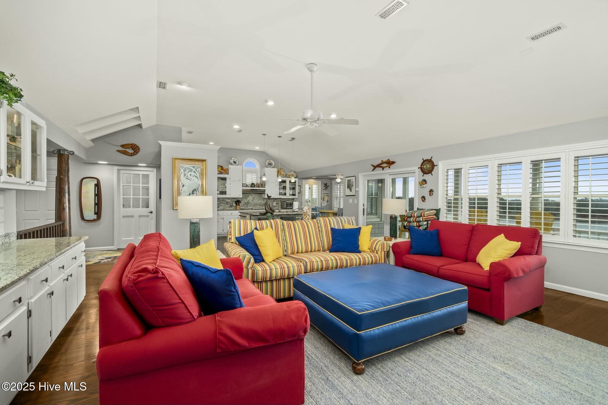 1707 Front Street Property Photo 10