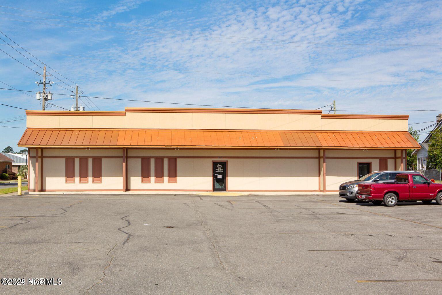 600 N Mclewean Street Property Photo