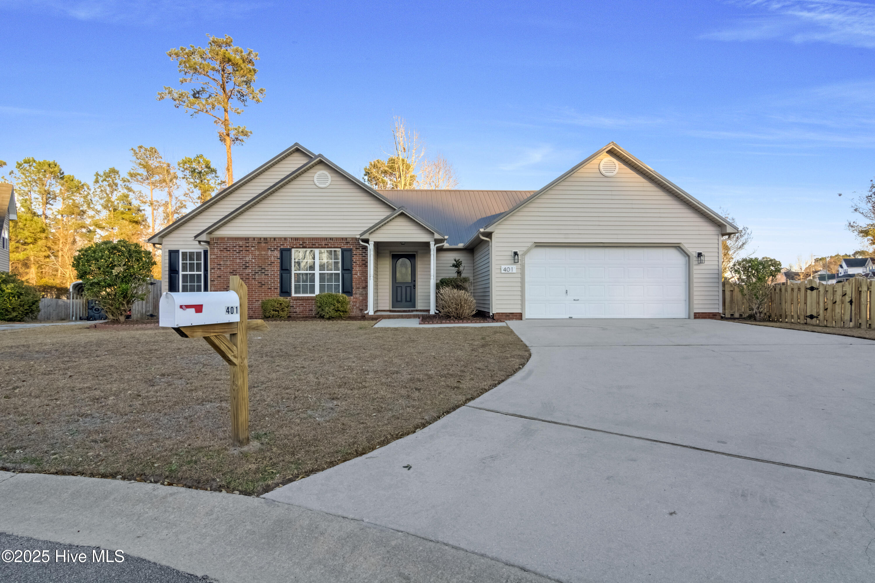 401 Pebble Lane Property Photo