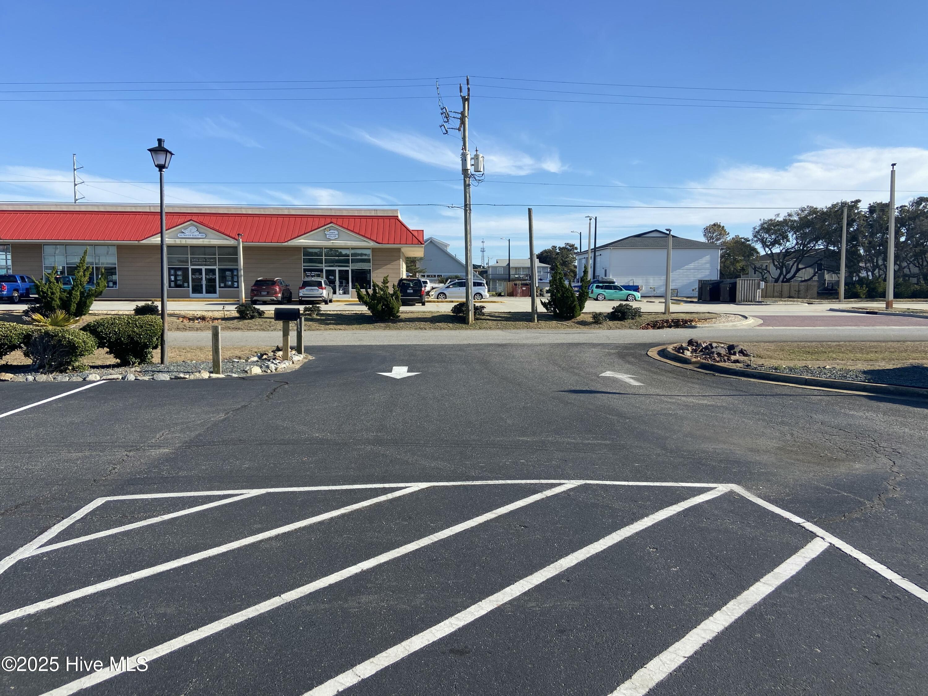 1808 S Croatan Highway Property Photo 7