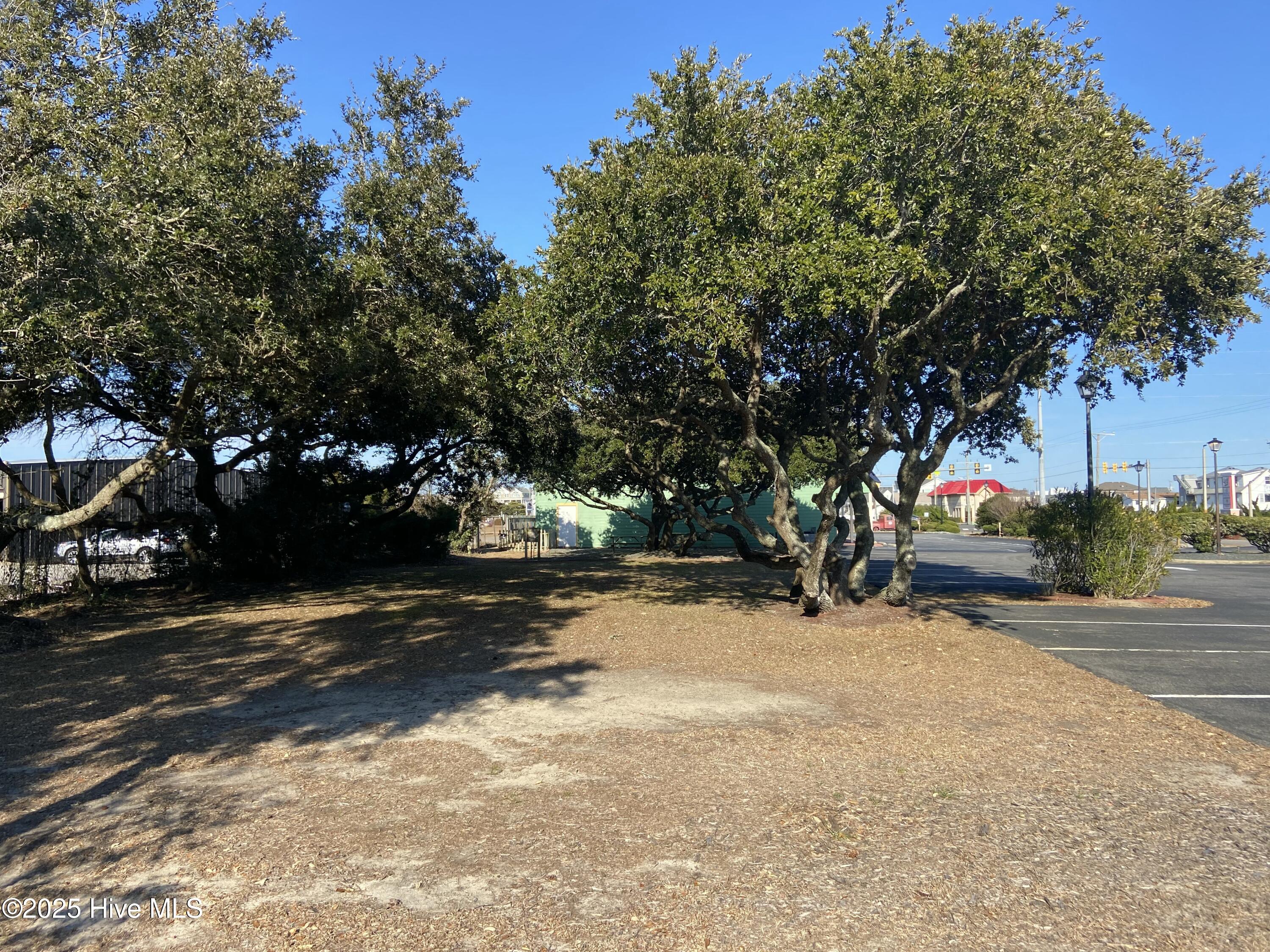 1808 S Croatan Highway Property Photo 10