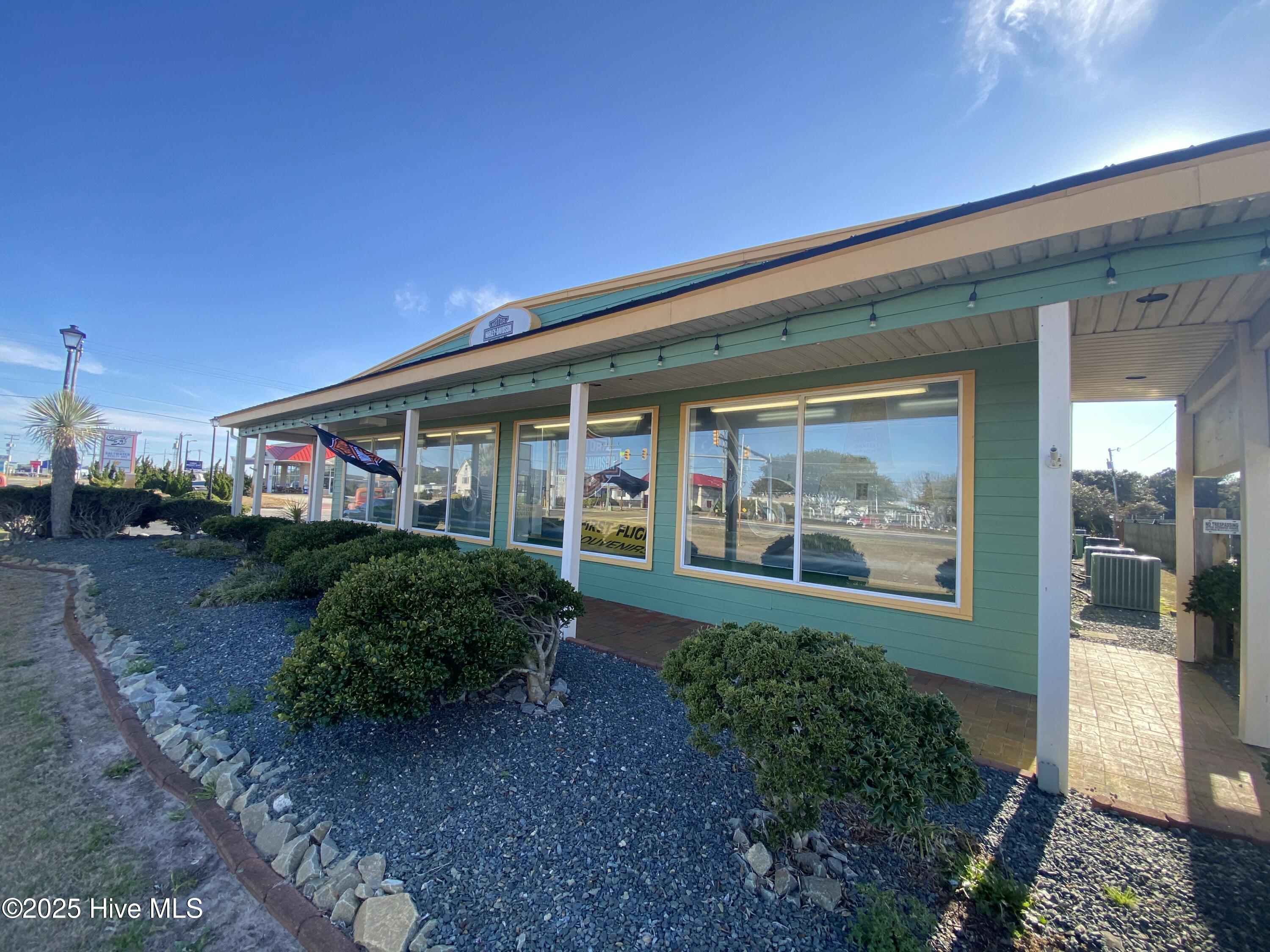 1808 S Croatan Highway Property Photo 16