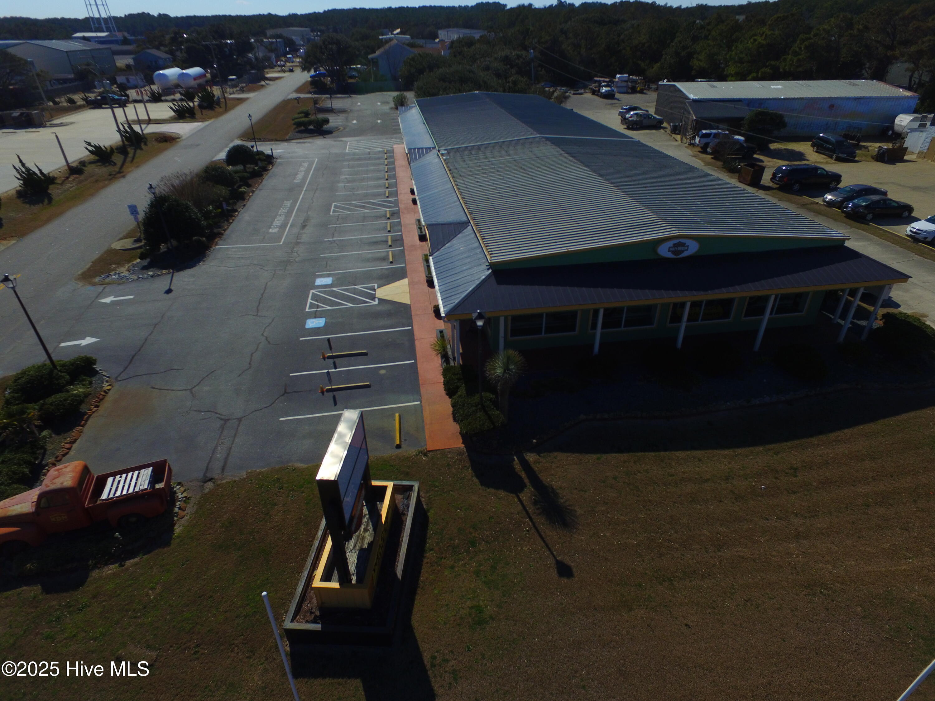 1808 S Croatan Highway Property Photo 36