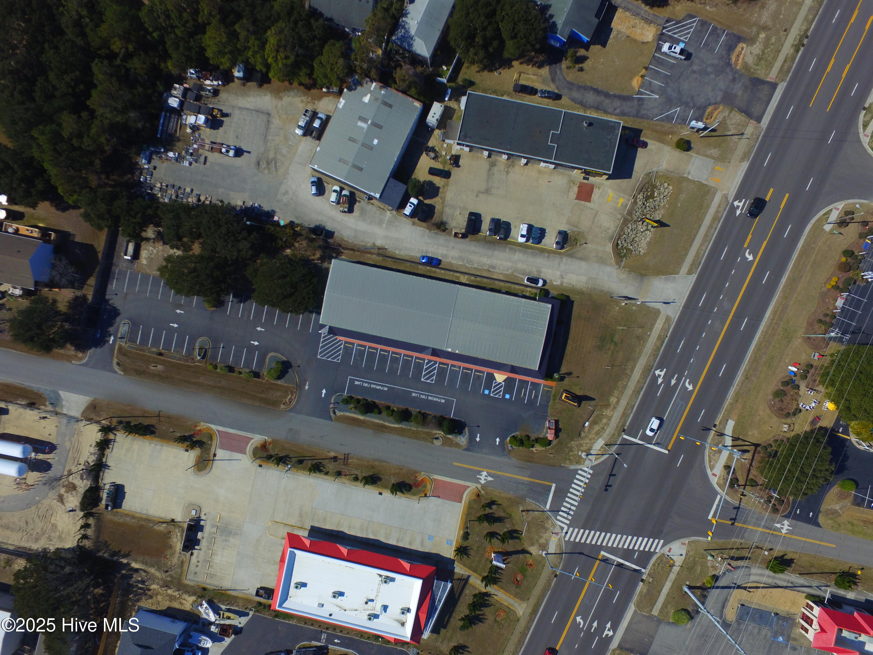 1808 S Croatan Highway Property Photo 38