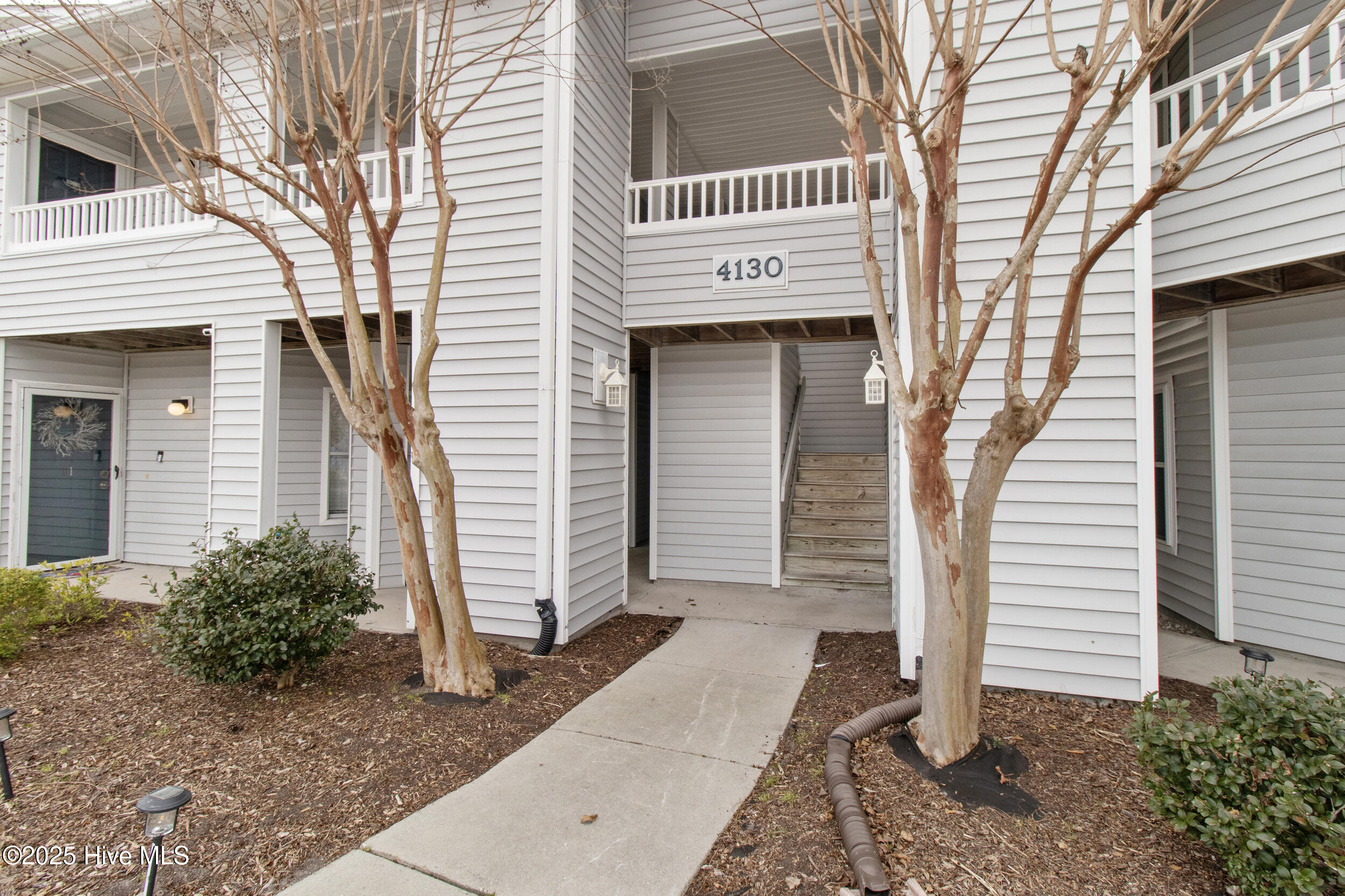 Breezewood Condominiums Real Estate Listings Main Image