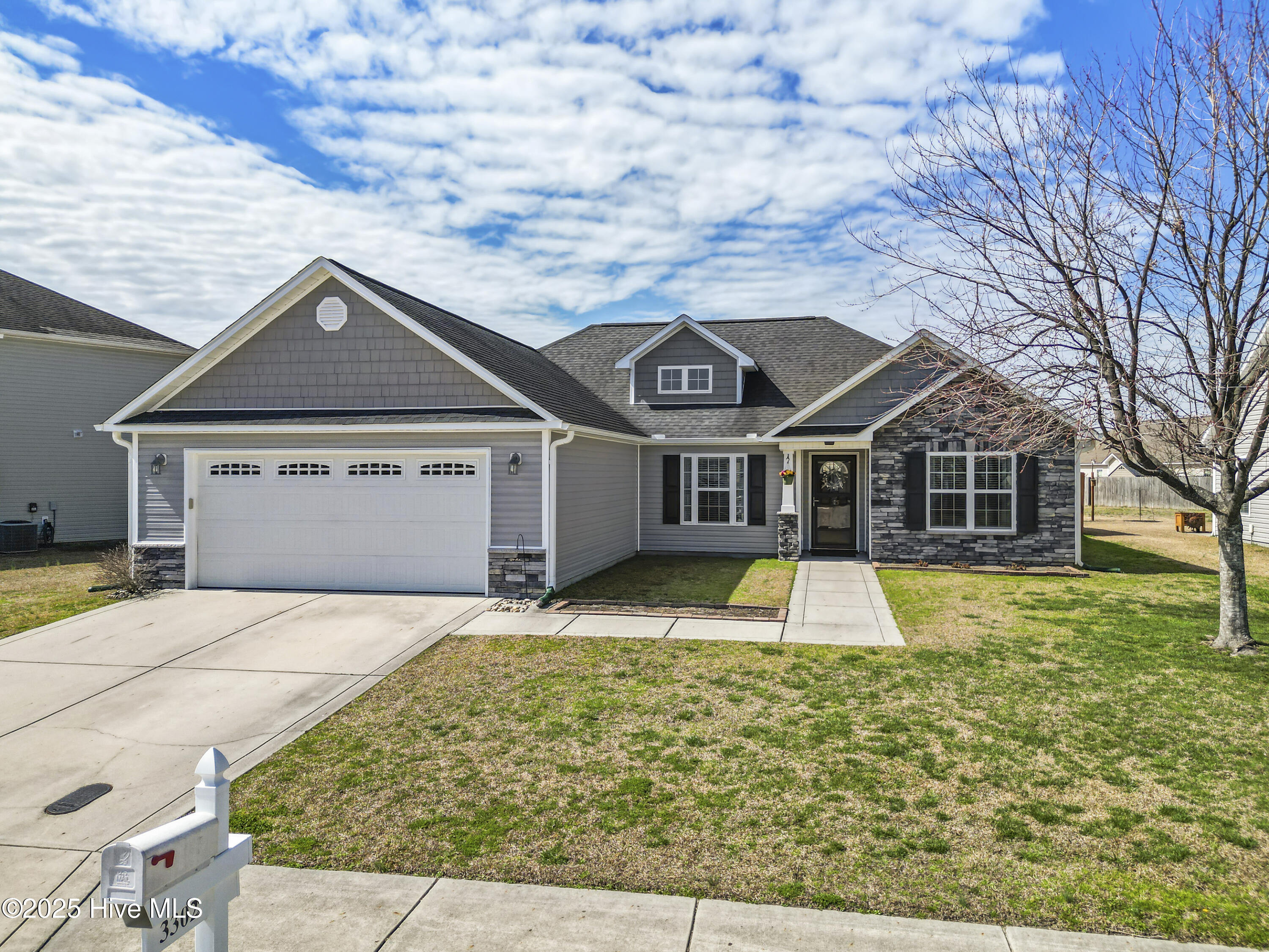 3302 Hardee Farms Drive Property Photo 1
