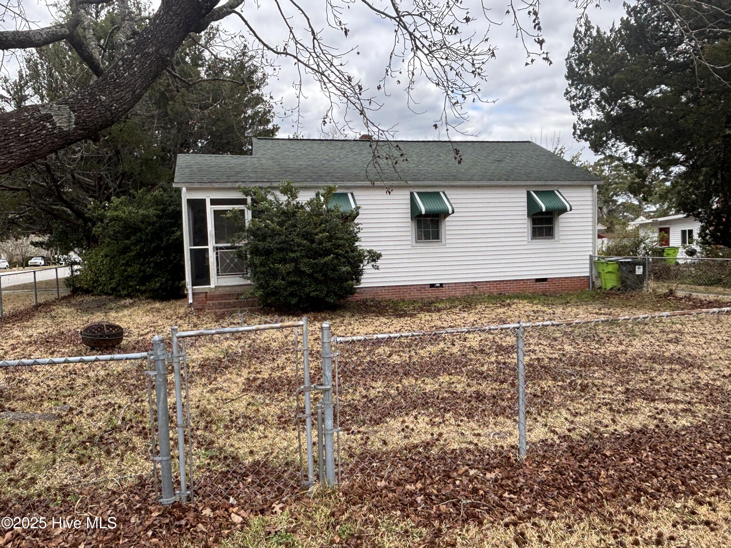 2210 Henderson Avenue Property Photo