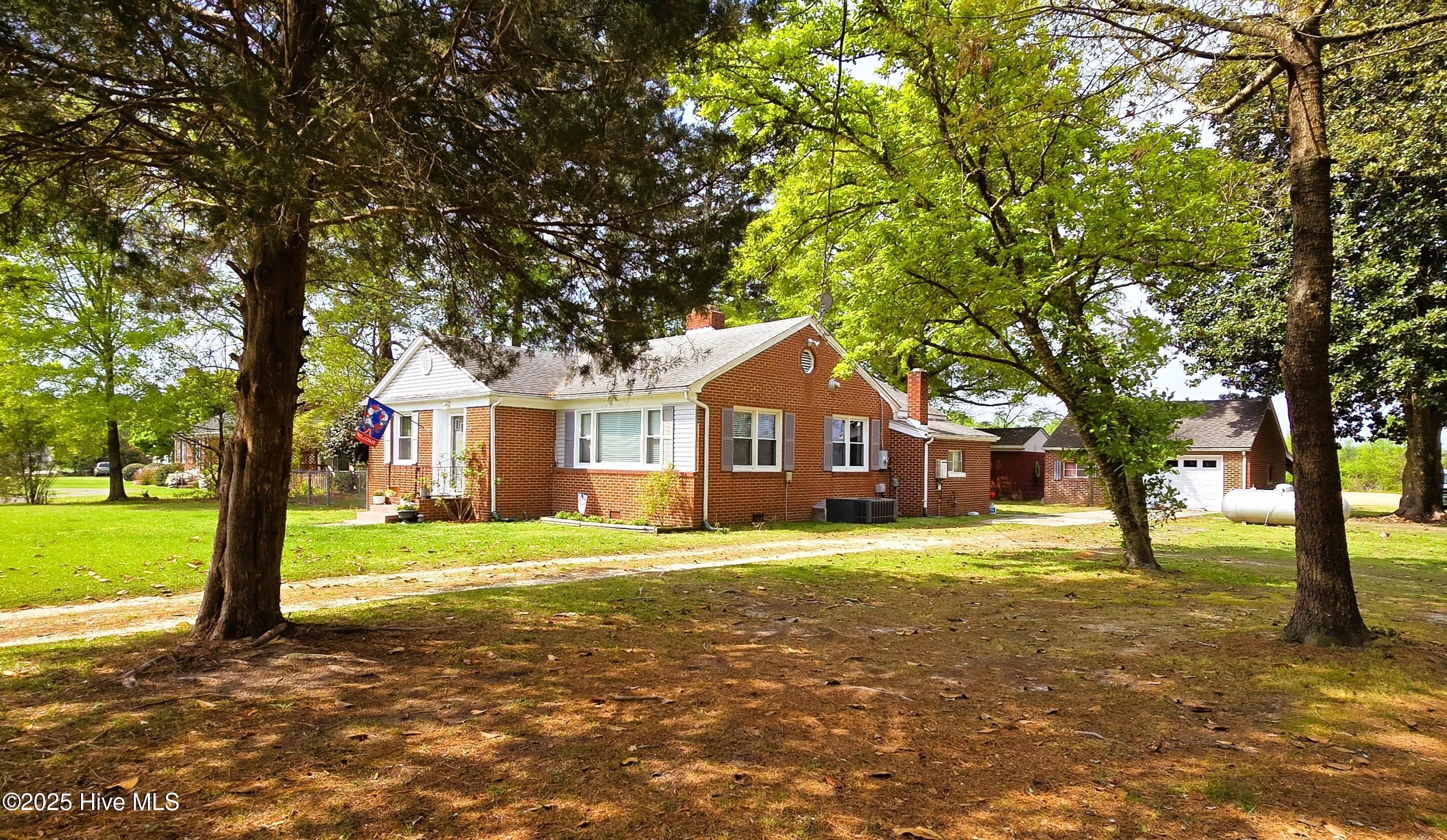 1034 Nc Highway 37 Property Photo 2