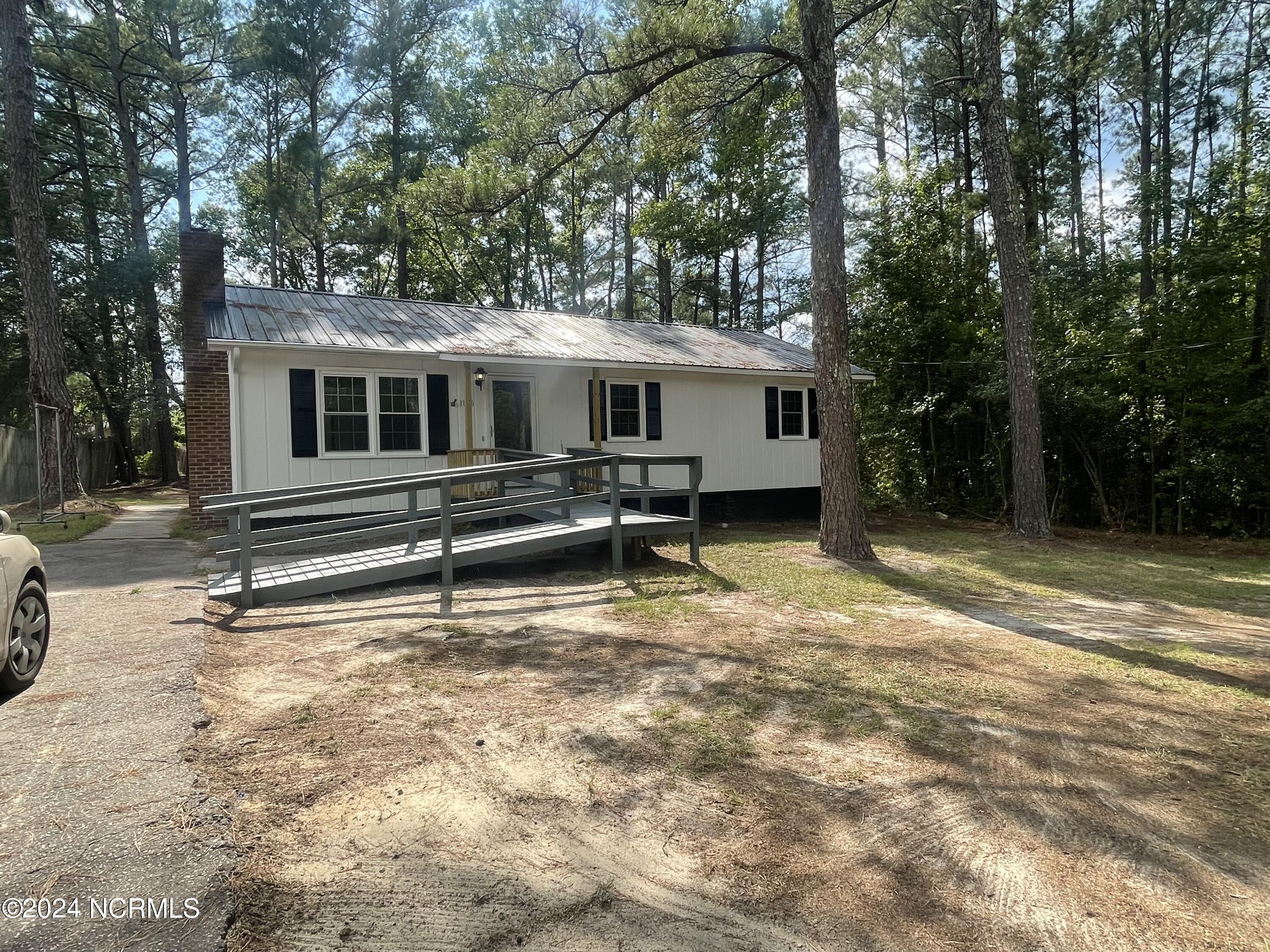 1806 Baker Street Property Photo