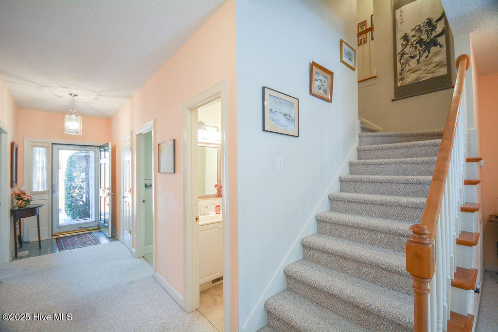 2 Hunter Court Property Photo 6