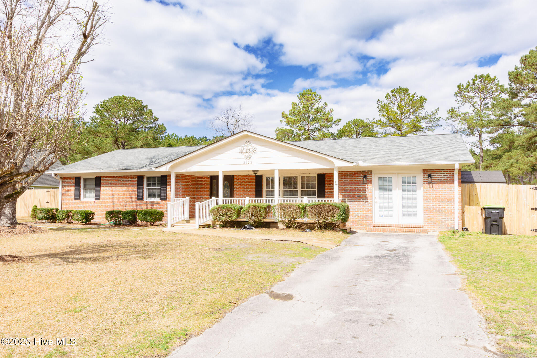 2122 N Parker Road Property Photo