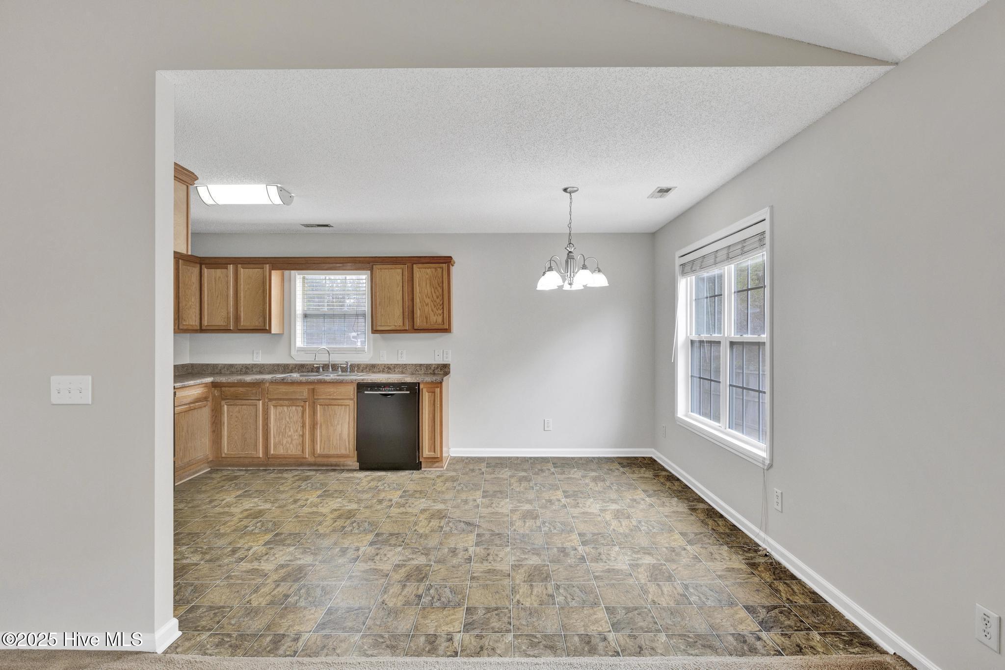 138 Acorn Way Property Photo 6