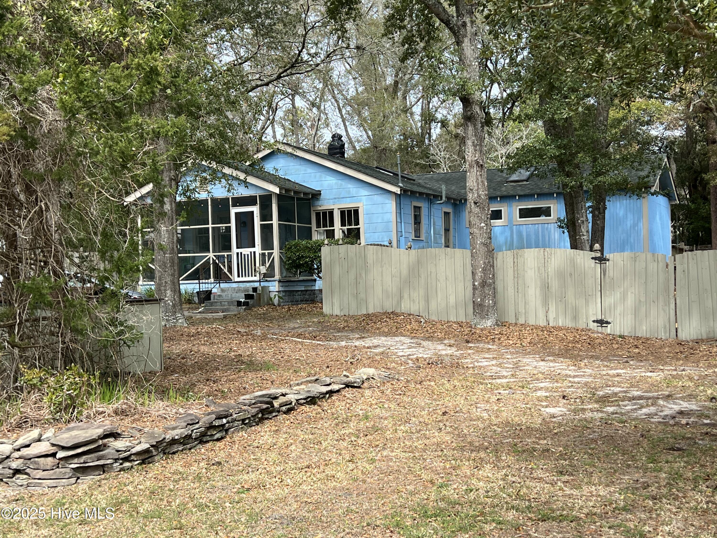 331 Seaview Road Property Photo
