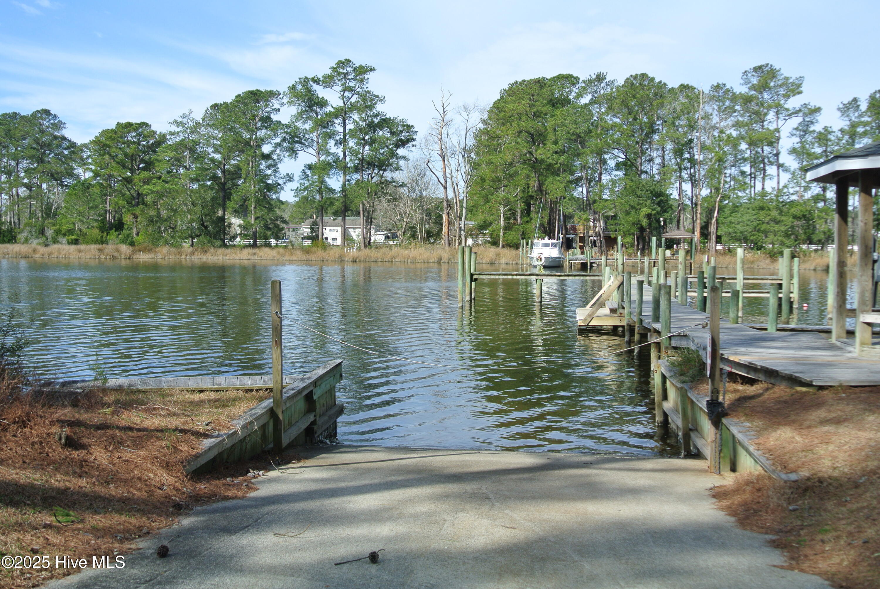 252 Jonaquins Drive Property Photo 28
